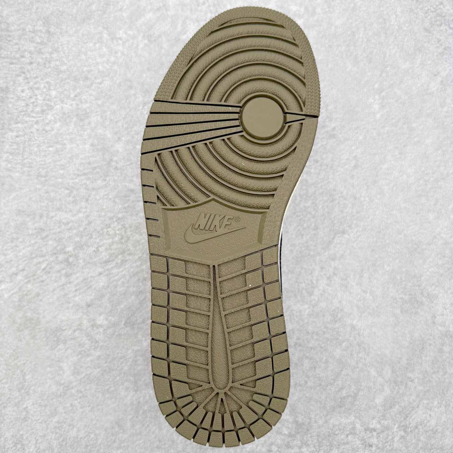 图片[9]-＃MG版 Air Jordan AJ1 Low 低帮系列 超性价比单品 平台直播间特供 百分百全新货品 零氧化发霉 给足利润空间操作 超乎所想的高性价比 原装楦头纸板开发 完美鞋型 超高清洁度 鞋型不臃肿别扭 原厂内置全掌气垫 A模大底 鞋舌AJ原厂专用牛津布 AJ专用反口珍珠布 原厂无杂质高弹内里海棉 特殊封边弹力鞋带 原鞋开模 拒绝公底 购置公司同步原材料 都有细节原汁原味 忠于原版 尺码：36 36.5 37.5 38 38.5 39 40 40.5 41 42 42.5 43 44 44.5 45 46-选品中心