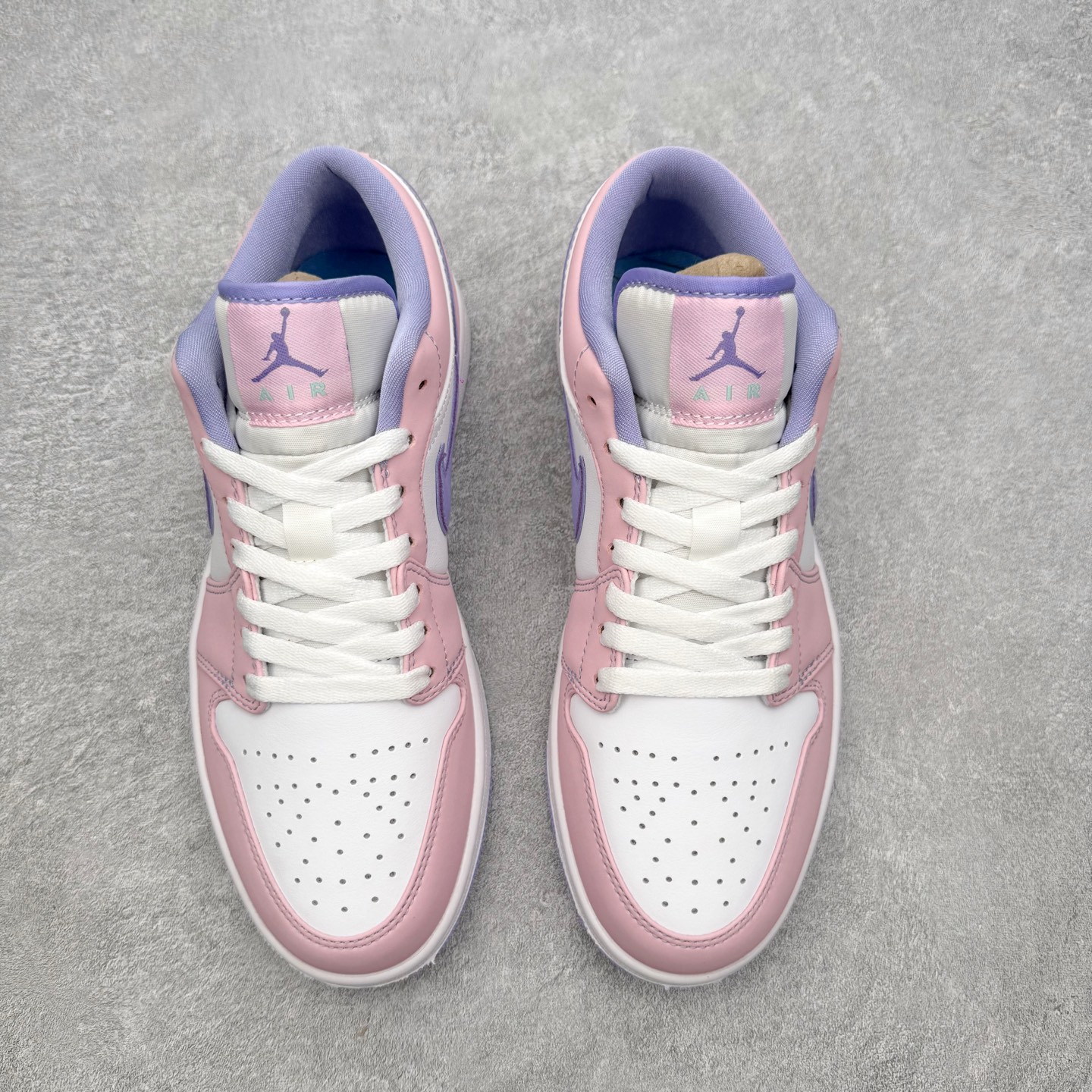 图片[2]-＃MG版 Air Jordan AJ1 Low 低帮系列 超性价比单品 平台直播间特供 百分百全新货品 零氧化发霉 给足利润空间操作 超乎所想的高性价比 原装楦头纸板开发 完美鞋型 超高清洁度 鞋型不臃肿别扭 原厂内置全掌气垫 A模大底 鞋舌AJ原厂专用牛津布 AJ专用反口珍珠布 原厂无杂质高弹内里海棉 特殊封边弹力鞋带 原鞋开模 拒绝公底 购置公司同步原材料 都有细节原汁原味 忠于原版 尺码：36 36.5 37.5 38 38.5 39 40 40.5 41 42 42.5 43 44 44.5 45 46-选品中心