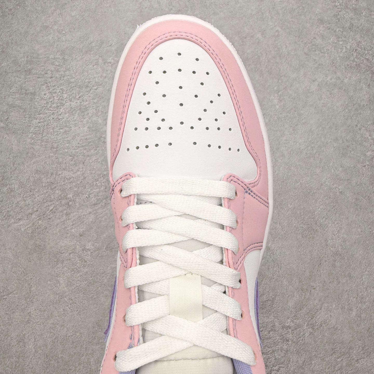 图片[4]-＃MG版 Air Jordan AJ1 Low 低帮系列 超性价比单品 平台直播间特供 百分百全新货品 零氧化发霉 给足利润空间操作 超乎所想的高性价比 原装楦头纸板开发 完美鞋型 超高清洁度 鞋型不臃肿别扭 原厂内置全掌气垫 A模大底 鞋舌AJ原厂专用牛津布 AJ专用反口珍珠布 原厂无杂质高弹内里海棉 特殊封边弹力鞋带 原鞋开模 拒绝公底 购置公司同步原材料 都有细节原汁原味 忠于原版 尺码：36 36.5 37.5 38 38.5 39 40 40.5 41 42 42.5 43 44 44.5 45 46-选品中心