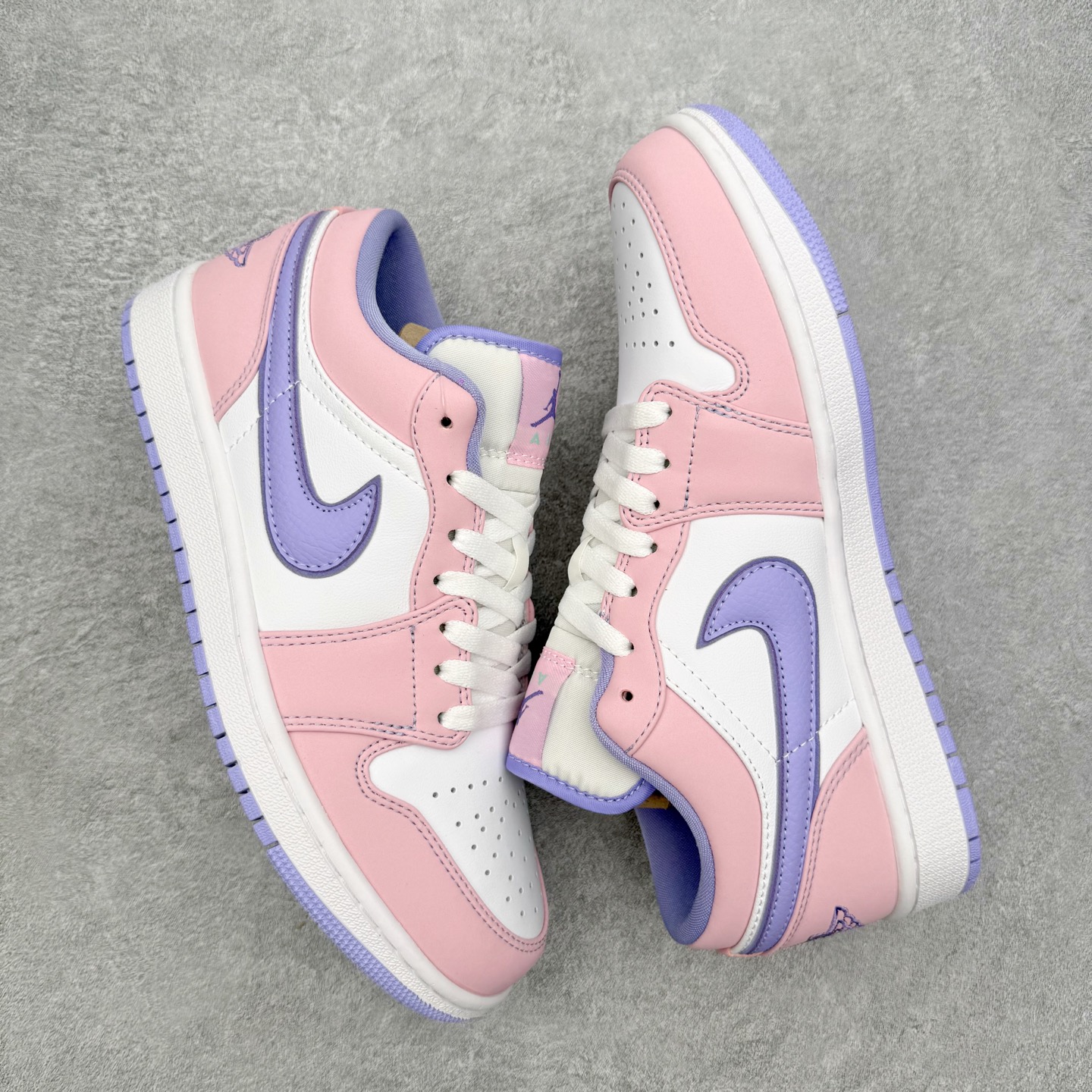 图片[3]-＃MG版 Air Jordan AJ1 Low 低帮系列 超性价比单品 平台直播间特供 百分百全新货品 零氧化发霉 给足利润空间操作 超乎所想的高性价比 原装楦头纸板开发 完美鞋型 超高清洁度 鞋型不臃肿别扭 原厂内置全掌气垫 A模大底 鞋舌AJ原厂专用牛津布 AJ专用反口珍珠布 原厂无杂质高弹内里海棉 特殊封边弹力鞋带 原鞋开模 拒绝公底 购置公司同步原材料 都有细节原汁原味 忠于原版 尺码：36 36.5 37.5 38 38.5 39 40 40.5 41 42 42.5 43 44 44.5 45 46-选品中心