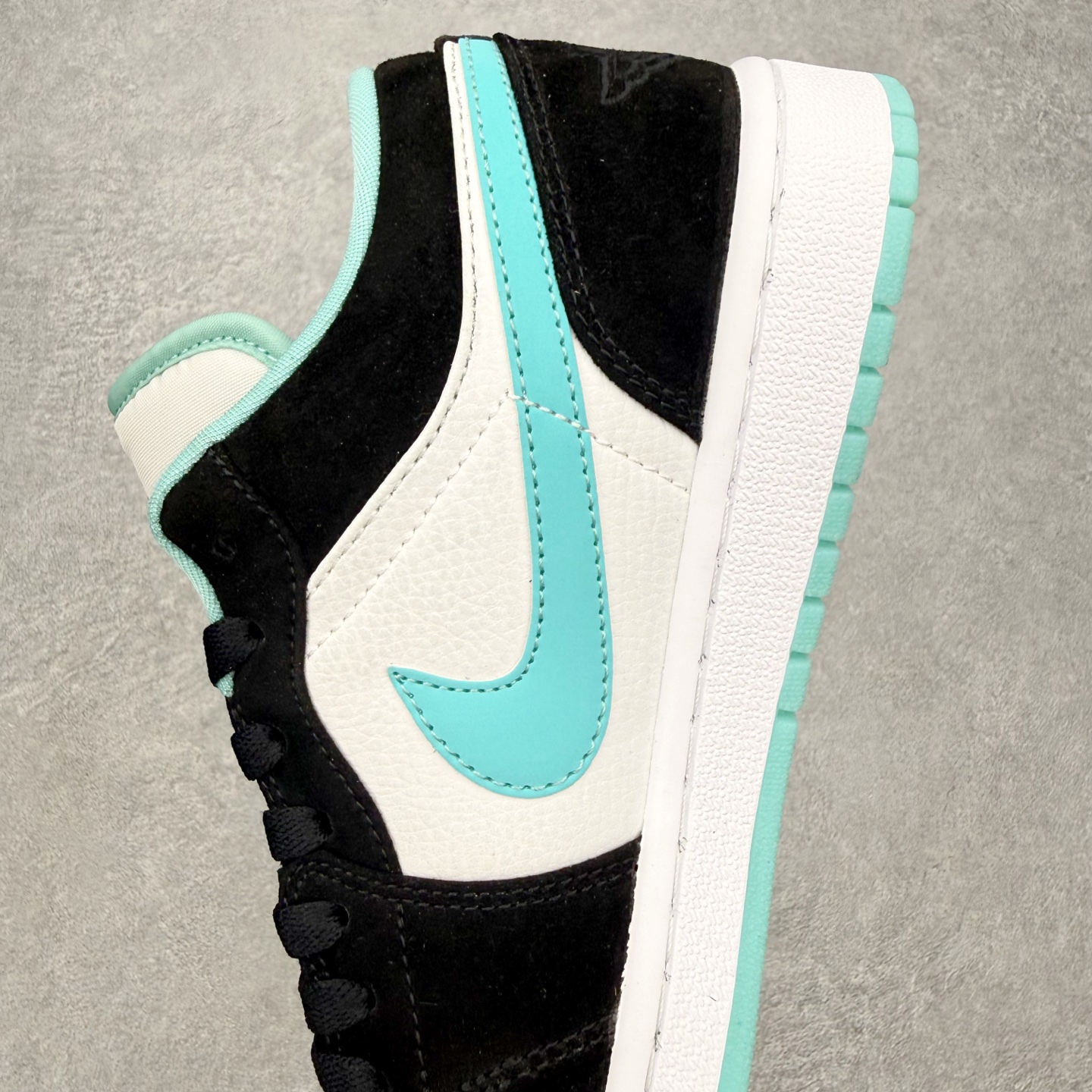 图片[7]-＃MG版 Air Jordan AJ1 Low 低帮系列 超性价比单品 平台直播间特供 百分百全新货品 零氧化发霉 给足利润空间操作 超乎所想的高性价比 原装楦头纸板开发 完美鞋型 超高清洁度 鞋型不臃肿别扭 原厂内置全掌气垫 A模大底 鞋舌AJ原厂专用牛津布 AJ专用反口珍珠布 原厂无杂质高弹内里海棉 特殊封边弹力鞋带 原鞋开模 拒绝公底 购置公司同步原材料 都有细节原汁原味 忠于原版 尺码：36 36.5 37.5 38 38.5 39 40 40.5 41 42 42.5 43 44 44.5 45 46-选品中心