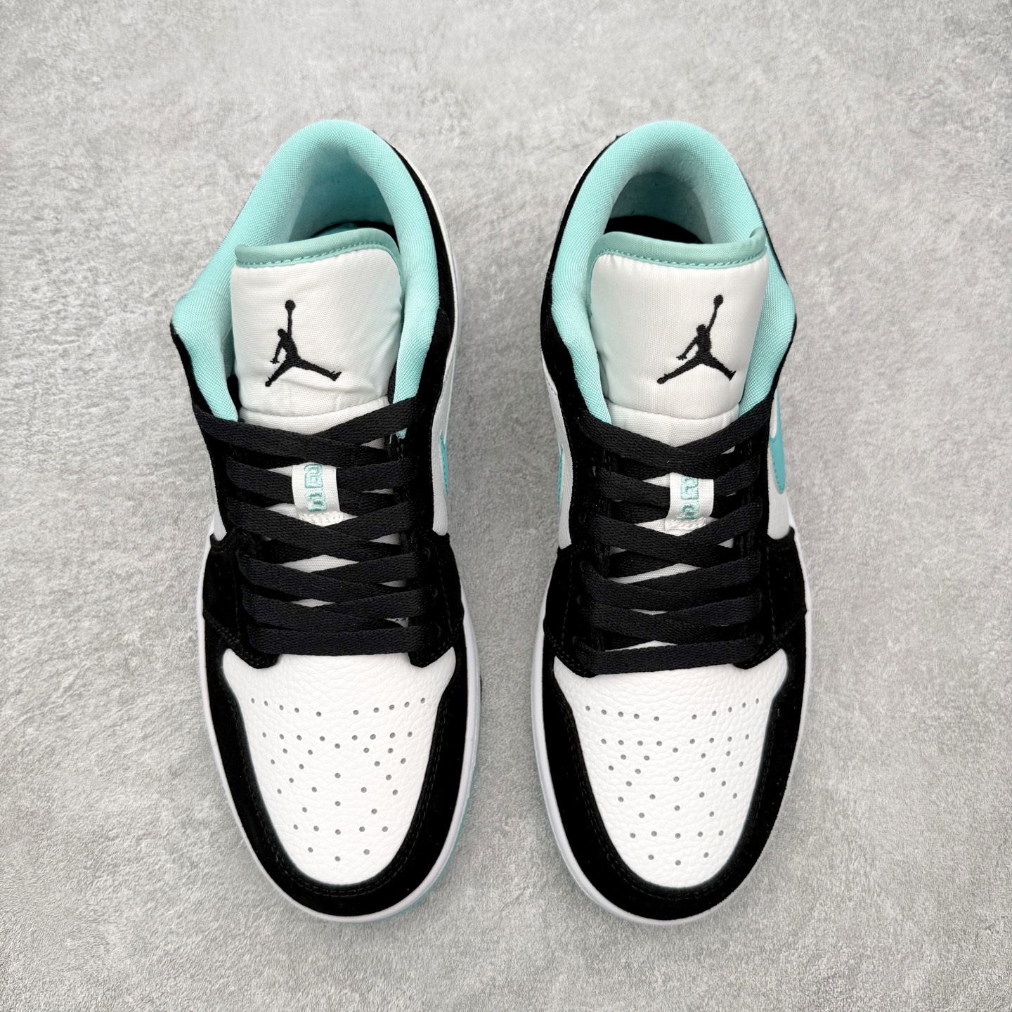 图片[2]-＃MG版 Air Jordan AJ1 Low 低帮系列 超性价比单品 平台直播间特供 百分百全新货品 零氧化发霉 给足利润空间操作 超乎所想的高性价比 原装楦头纸板开发 完美鞋型 超高清洁度 鞋型不臃肿别扭 原厂内置全掌气垫 A模大底 鞋舌AJ原厂专用牛津布 AJ专用反口珍珠布 原厂无杂质高弹内里海棉 特殊封边弹力鞋带 原鞋开模 拒绝公底 购置公司同步原材料 都有细节原汁原味 忠于原版 尺码：36 36.5 37.5 38 38.5 39 40 40.5 41 42 42.5 43 44 44.5 45 46-选品中心
