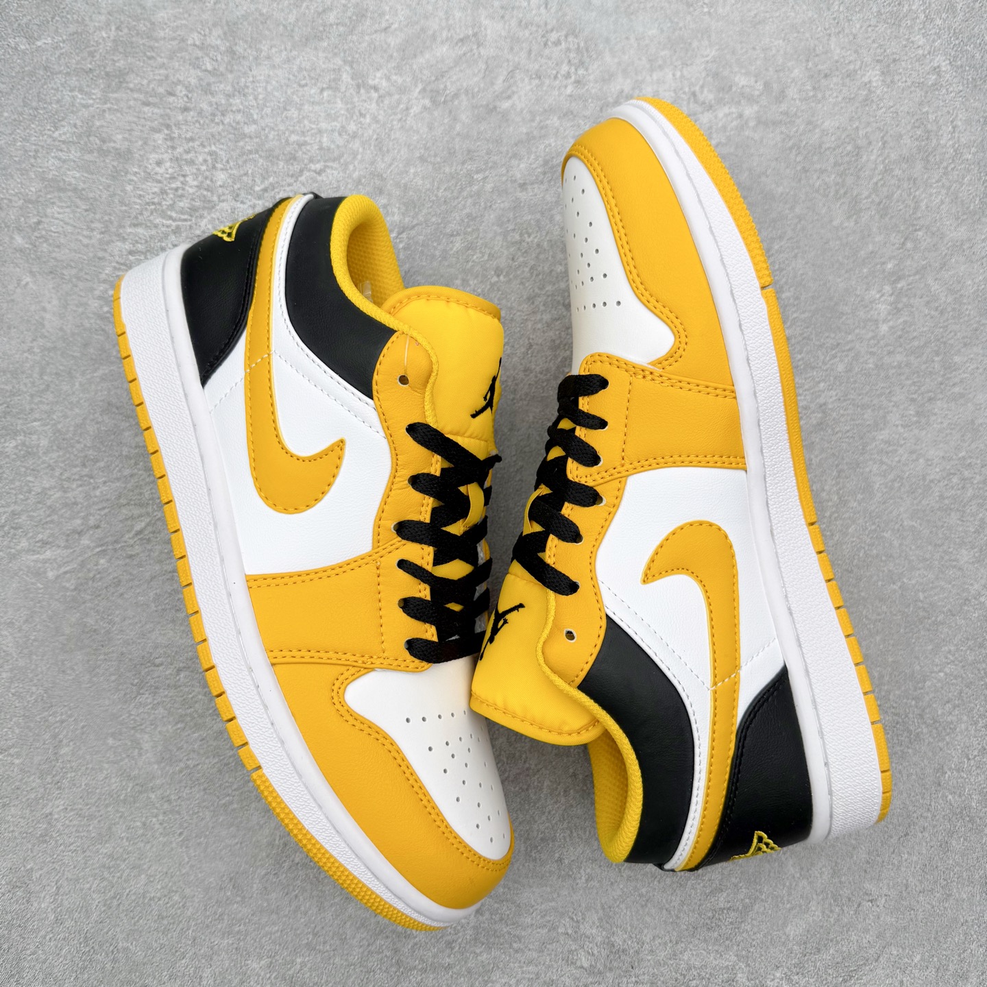 图片[3]-＃MG版 Air Jordan AJ1 Low 低帮系列 超性价比单品 平台直播间特供 百分百全新货品 零氧化发霉 给足利润空间操作 超乎所想的高性价比 原装楦头纸板开发 完美鞋型 超高清洁度 鞋型不臃肿别扭 原厂内置全掌气垫 A模大底 鞋舌AJ原厂专用牛津布 AJ专用反口珍珠布 原厂无杂质高弹内里海棉 特殊封边弹力鞋带 原鞋开模 拒绝公底 购置公司同步原材料 都有细节原汁原味 忠于原版 尺码：36 36.5 37.5 38 38.5 39 40 40.5 41 42 42.5 43 44 44.5 45 46-选品中心