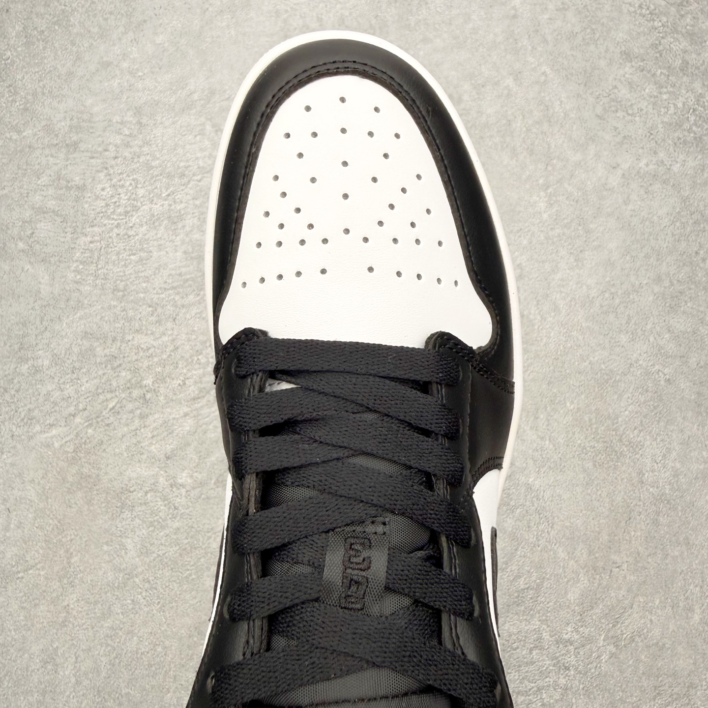 图片[4]-＃MG版 Air Jordan AJ1 Low 低帮系列 超性价比单品 平台直播间特供 百分百全新货品 零氧化发霉 给足利润空间操作 超乎所想的高性价比 原装楦头纸板开发 完美鞋型 超高清洁度 鞋型不臃肿别扭 原厂内置全掌气垫 A模大底 鞋舌AJ原厂专用牛津布 AJ专用反口珍珠布 原厂无杂质高弹内里海棉 特殊封边弹力鞋带 原鞋开模 拒绝公底 购置公司同步原材料 都有细节原汁原味 忠于原版 尺码：36 36.5 37.5 38 38.5 39 40 40.5 41 42 42.5 43 44 44.5 45 46-选品中心