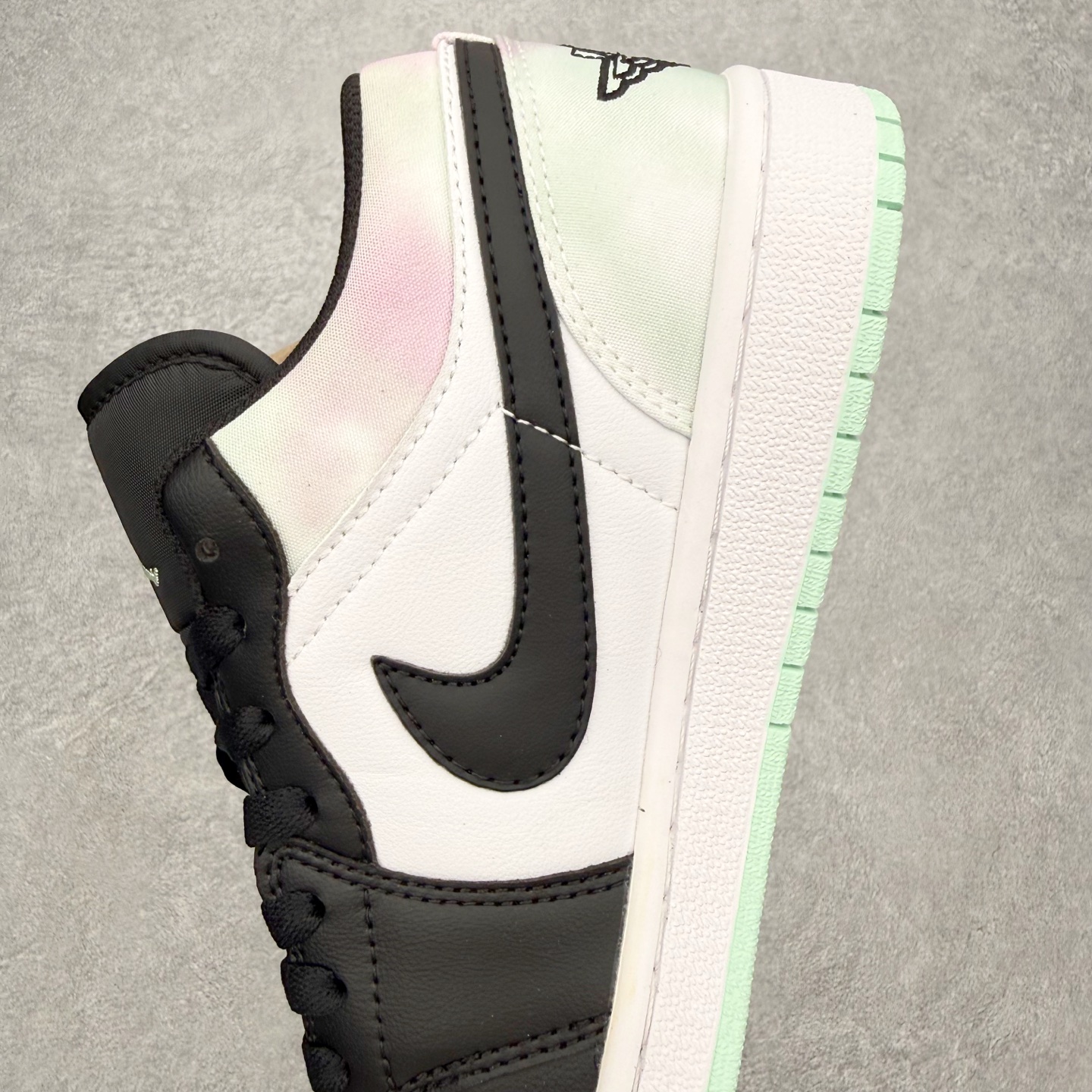 图片[7]-＃MG版 Air Jordan AJ1 Low 低帮系列 超性价比单品 平台直播间特供 百分百全新货品 零氧化发霉 给足利润空间操作 超乎所想的高性价比 原装楦头纸板开发 完美鞋型 超高清洁度 鞋型不臃肿别扭 原厂内置全掌气垫 A模大底 鞋舌AJ原厂专用牛津布 AJ专用反口珍珠布 原厂无杂质高弹内里海棉 特殊封边弹力鞋带 原鞋开模 拒绝公底 购置公司同步原材料 都有细节原汁原味 忠于原版 尺码：36 36.5 37.5 38 38.5 39 40 40.5 41 42 42.5 43 44 44.5 45 46-选品中心