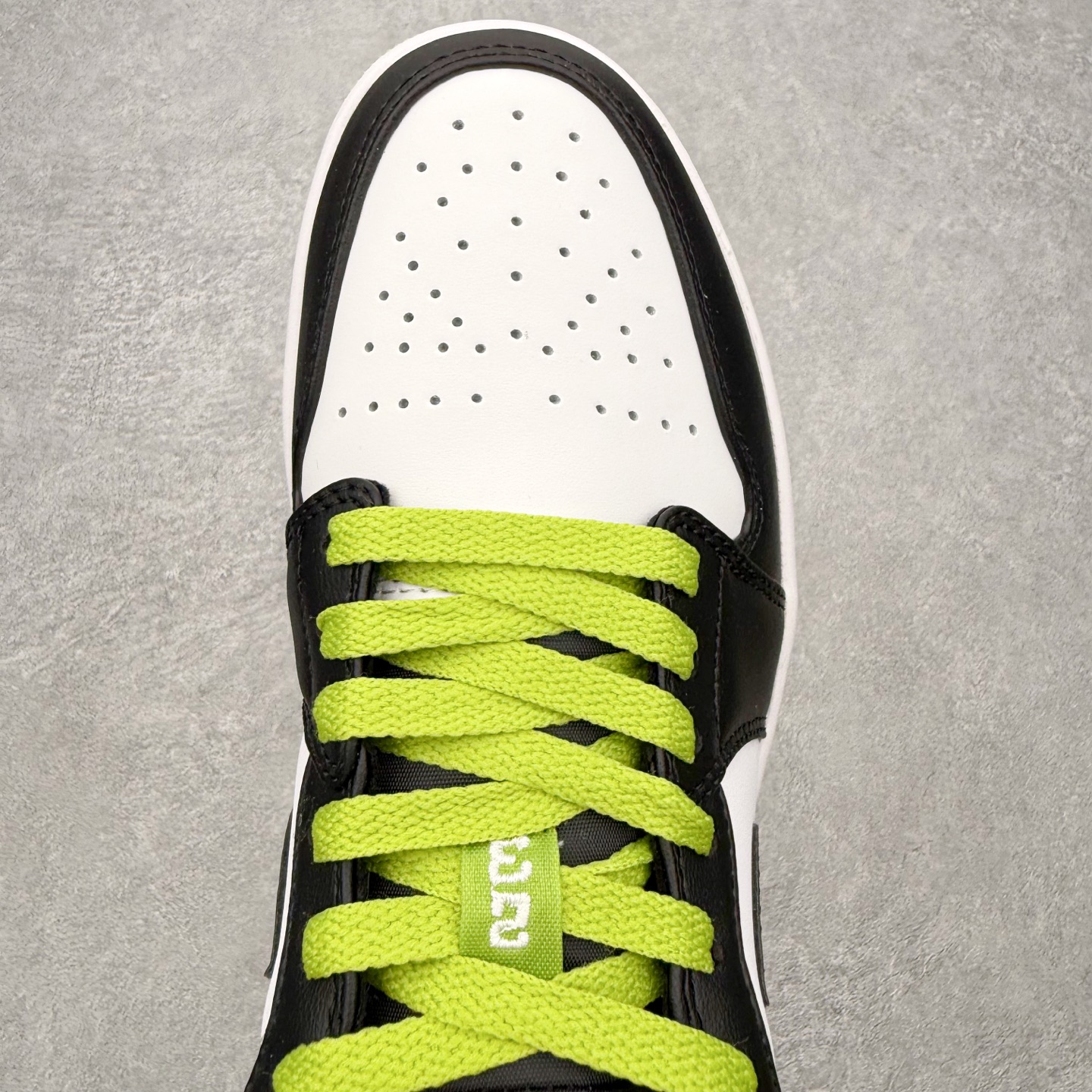 图片[4]-＃MG版 Air Jordan AJ1 Low 低帮系列 超性价比单品 平台直播间特供 百分百全新货品 零氧化发霉 给足利润空间操作 超乎所想的高性价比 原装楦头纸板开发 完美鞋型 超高清洁度 鞋型不臃肿别扭 原厂内置全掌气垫 A模大底 鞋舌AJ原厂专用牛津布 AJ专用反口珍珠布 原厂无杂质高弹内里海棉 特殊封边弹力鞋带 原鞋开模 拒绝公底 购置公司同步原材料 都有细节原汁原味 忠于原版 尺码：36 36.5 37.5 38 38.5 39 40 40.5 41 42 42.5 43 44 44.5 45 46-选品中心