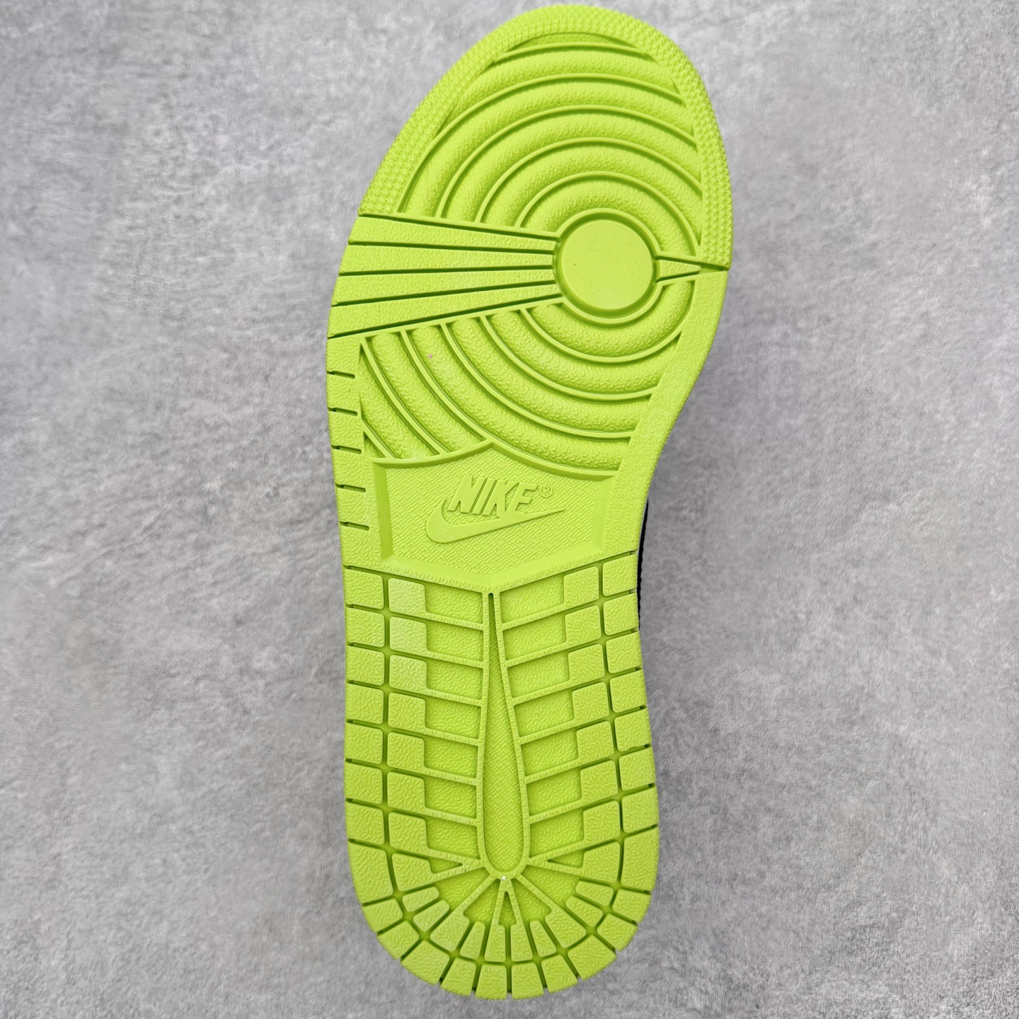 图片[9]-＃MG版 Air Jordan AJ1 Low 低帮系列 超性价比单品 平台直播间特供 百分百全新货品 零氧化发霉 给足利润空间操作 超乎所想的高性价比 原装楦头纸板开发 完美鞋型 超高清洁度 鞋型不臃肿别扭 原厂内置全掌气垫 A模大底 鞋舌AJ原厂专用牛津布 AJ专用反口珍珠布 原厂无杂质高弹内里海棉 特殊封边弹力鞋带 原鞋开模 拒绝公底 购置公司同步原材料 都有细节原汁原味 忠于原版 尺码：36 36.5 37.5 38 38.5 39 40 40.5 41 42 42.5 43 44 44.5 45 46-选品中心