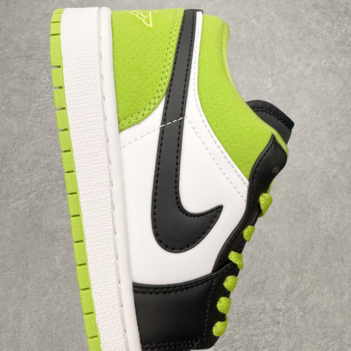 图片[6]-＃MG版 Air Jordan AJ1 Low 低帮系列 超性价比单品 平台直播间特供 百分百全新货品 零氧化发霉 给足利润空间操作 超乎所想的高性价比 原装楦头纸板开发 完美鞋型 超高清洁度 鞋型不臃肿别扭 原厂内置全掌气垫 A模大底 鞋舌AJ原厂专用牛津布 AJ专用反口珍珠布 原厂无杂质高弹内里海棉 特殊封边弹力鞋带 原鞋开模 拒绝公底 购置公司同步原材料 都有细节原汁原味 忠于原版 尺码：36 36.5 37.5 38 38.5 39 40 40.5 41 42 42.5 43 44 44.5 45 46-选品中心