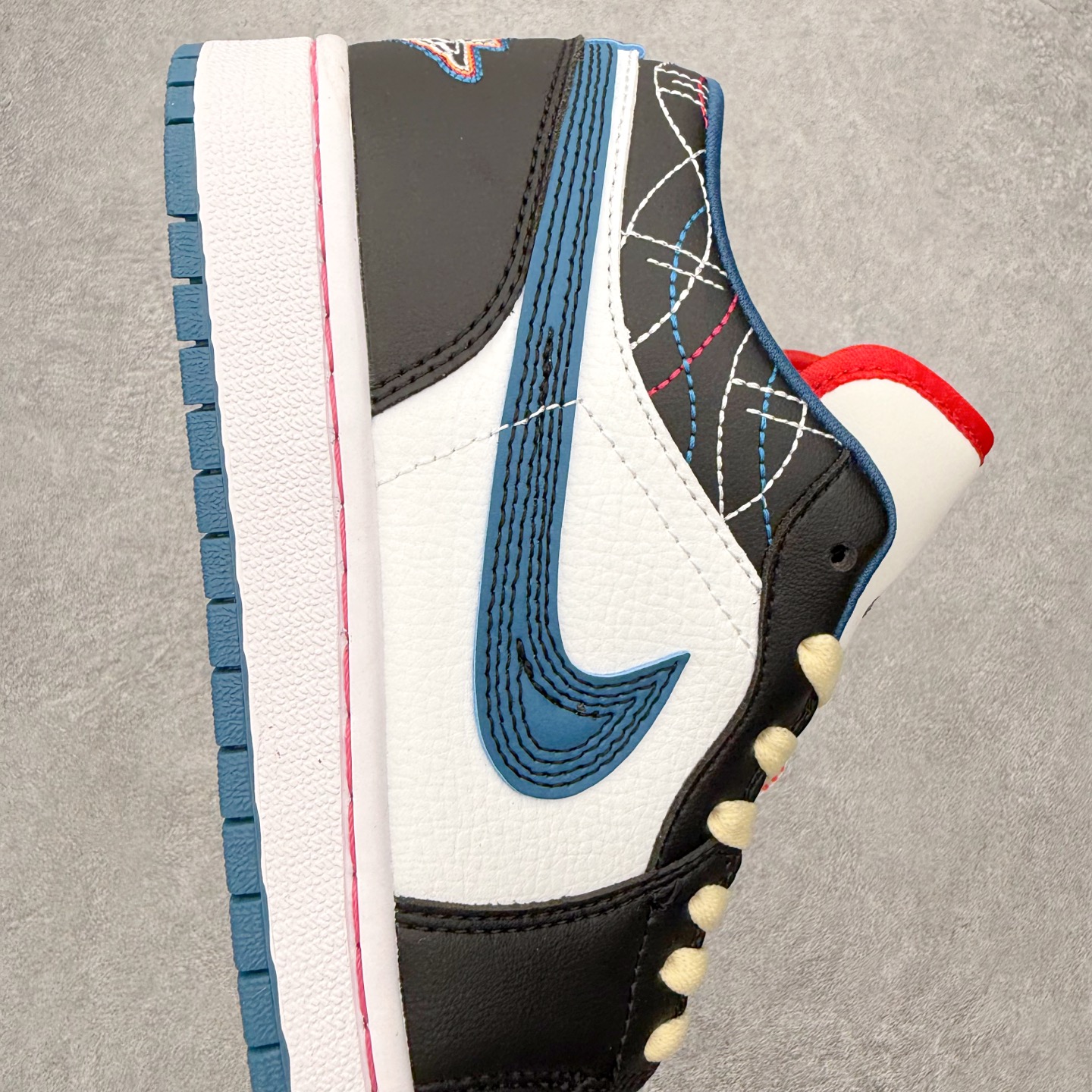 图片[6]-＃MG版 Air Jordan AJ1 Low 低帮系列 超性价比单品 平台直播间特供 百分百全新货品 零氧化发霉 给足利润空间操作 超乎所想的高性价比 原装楦头纸板开发 完美鞋型 超高清洁度 鞋型不臃肿别扭 原厂内置全掌气垫 A模大底 鞋舌AJ原厂专用牛津布 AJ专用反口珍珠布 原厂无杂质高弹内里海棉 特殊封边弹力鞋带 原鞋开模 拒绝公底 购置公司同步原材料 都有细节原汁原味 忠于原版 尺码：36 36.5 37.5 38 38.5 39 40 40.5 41 42 42.5 43 44 44.5 45 46-选品中心