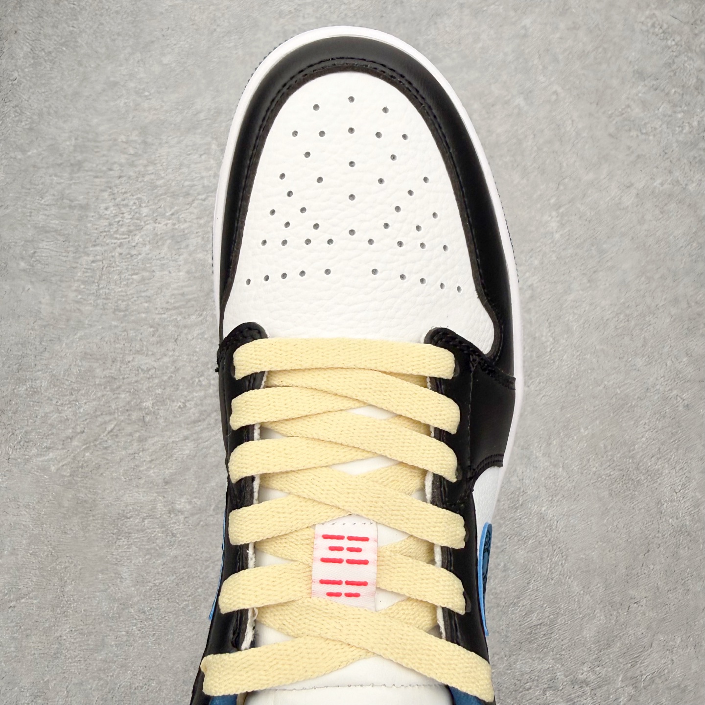 图片[4]-＃MG版 Air Jordan AJ1 Low 低帮系列 超性价比单品 平台直播间特供 百分百全新货品 零氧化发霉 给足利润空间操作 超乎所想的高性价比 原装楦头纸板开发 完美鞋型 超高清洁度 鞋型不臃肿别扭 原厂内置全掌气垫 A模大底 鞋舌AJ原厂专用牛津布 AJ专用反口珍珠布 原厂无杂质高弹内里海棉 特殊封边弹力鞋带 原鞋开模 拒绝公底 购置公司同步原材料 都有细节原汁原味 忠于原版 尺码：36 36.5 37.5 38 38.5 39 40 40.5 41 42 42.5 43 44 44.5 45 46-选品中心