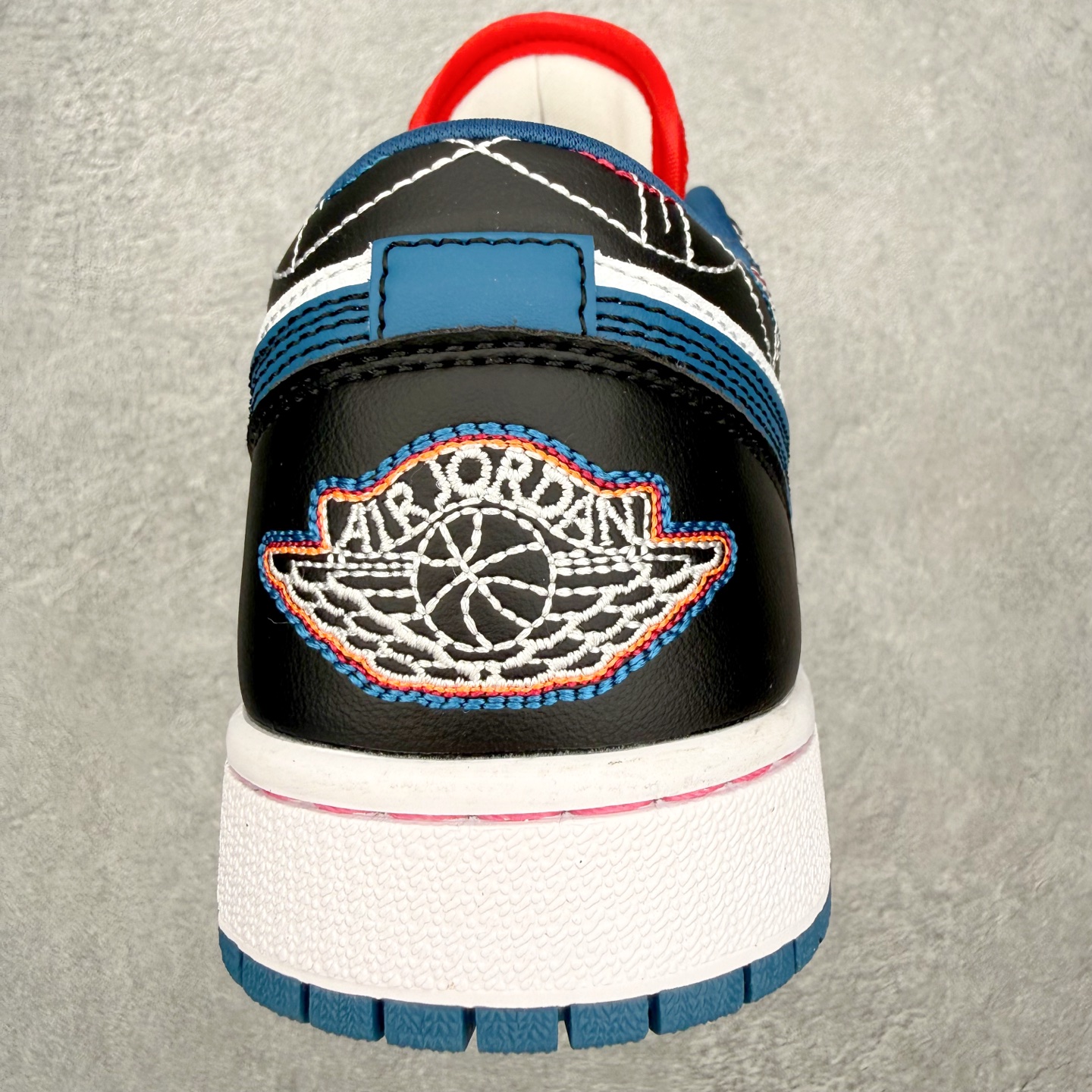 图片[8]-＃MG版 Air Jordan AJ1 Low 低帮系列 超性价比单品 平台直播间特供 百分百全新货品 零氧化发霉 给足利润空间操作 超乎所想的高性价比 原装楦头纸板开发 完美鞋型 超高清洁度 鞋型不臃肿别扭 原厂内置全掌气垫 A模大底 鞋舌AJ原厂专用牛津布 AJ专用反口珍珠布 原厂无杂质高弹内里海棉 特殊封边弹力鞋带 原鞋开模 拒绝公底 购置公司同步原材料 都有细节原汁原味 忠于原版 尺码：36 36.5 37.5 38 38.5 39 40 40.5 41 42 42.5 43 44 44.5 45 46-选品中心