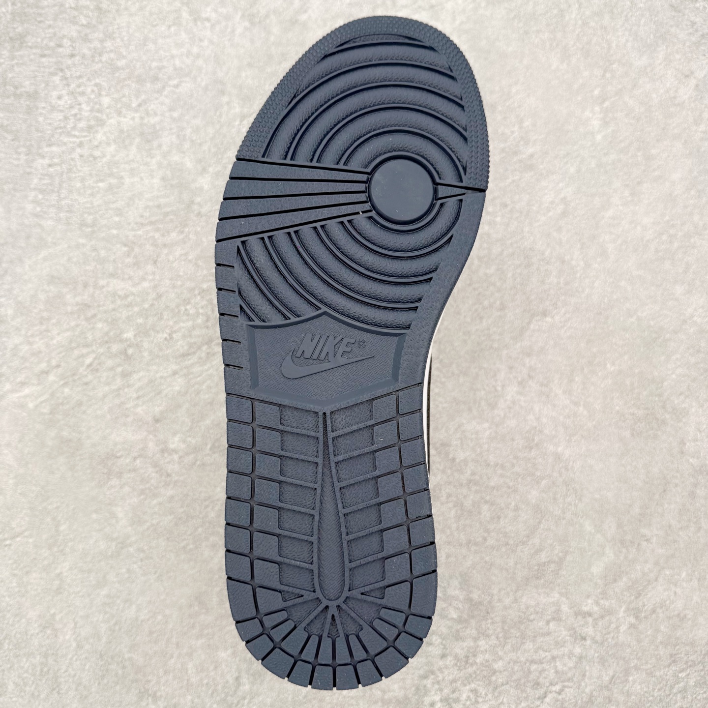 图片[9]-＃MG版 Air Jordan AJ1 Low 低帮系列 超性价比单品 平台直播间特供 百分百全新货品 零氧化发霉 给足利润空间操作 超乎所想的高性价比 原装楦头纸板开发 完美鞋型 超高清洁度 鞋型不臃肿别扭 原厂内置全掌气垫 A模大底 鞋舌AJ原厂专用牛津布 AJ专用反口珍珠布 原厂无杂质高弹内里海棉 特殊封边弹力鞋带 原鞋开模 拒绝公底 购置公司同步原材料 都有细节原汁原味 忠于原版 尺码：36 36.5 37.5 38 38.5 39 40 40.5 41 42 42.5 43 44 44.5 45 46-选品中心