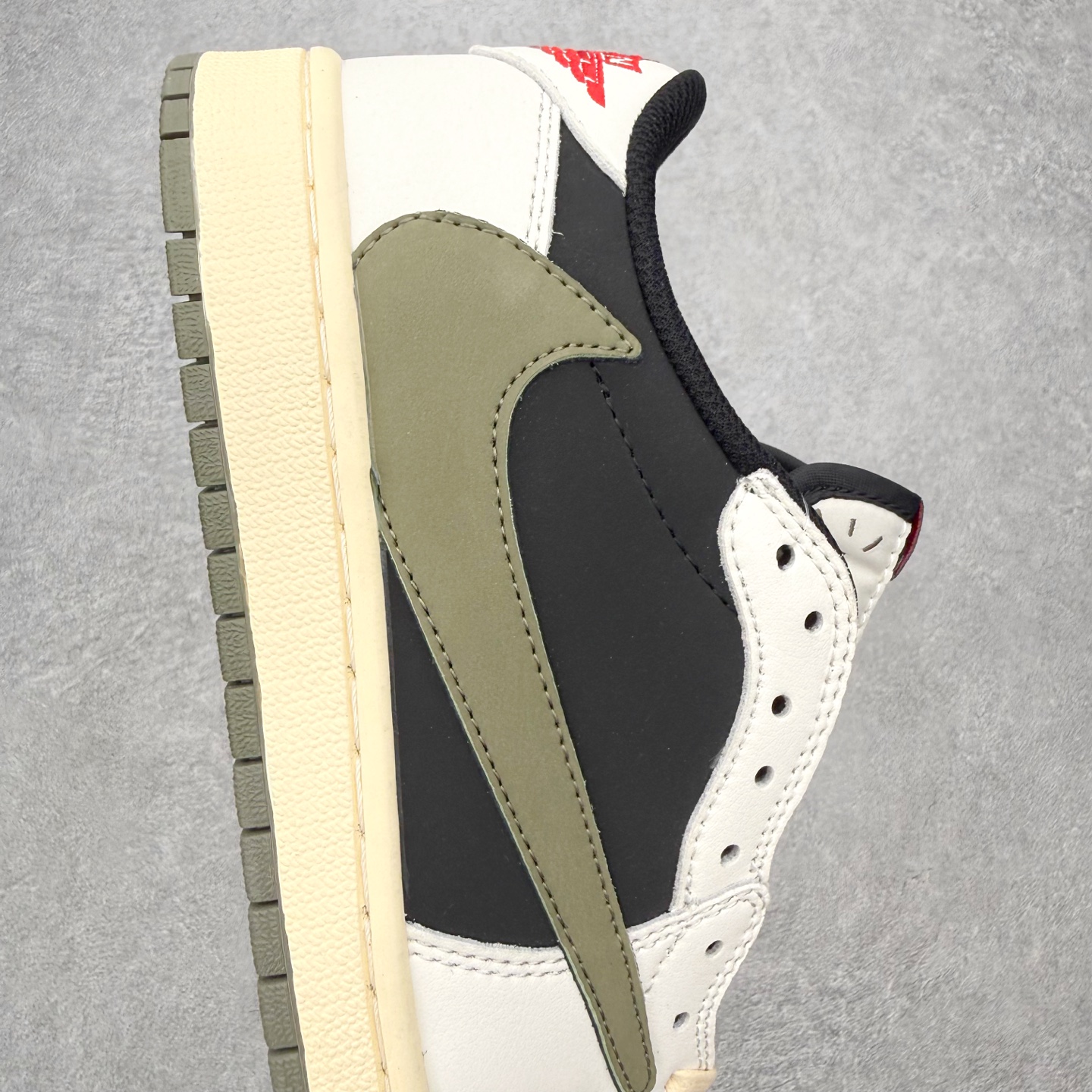 图片[6]-＃MG版 Travis Scott x Air Jordan AJ1 Low OG SP TS联名倒钩低帮 全系列配色 超性价比单品 平台直播间特供 百分百全新货品 零氧化发霉 给足利润空间操作 超乎所想的高性价比 原装楦头纸板开发 完美鞋型 超高清洁度 鞋型不臃肿别扭 原厂内置全掌气垫 A模大底 鞋舌AJ原厂专用牛津布 AJ专用反口珍珠布 原厂无杂质高弹内里海棉 特殊封边弹力鞋带 原鞋开模 拒绝公底 购置公司同步原材料 都有细节原汁原味 忠于原版 尺码：36 36.5 37.5 38 38.5 39 40 40.5 41 42 42.5 43 44 44.5 45 46-选品中心