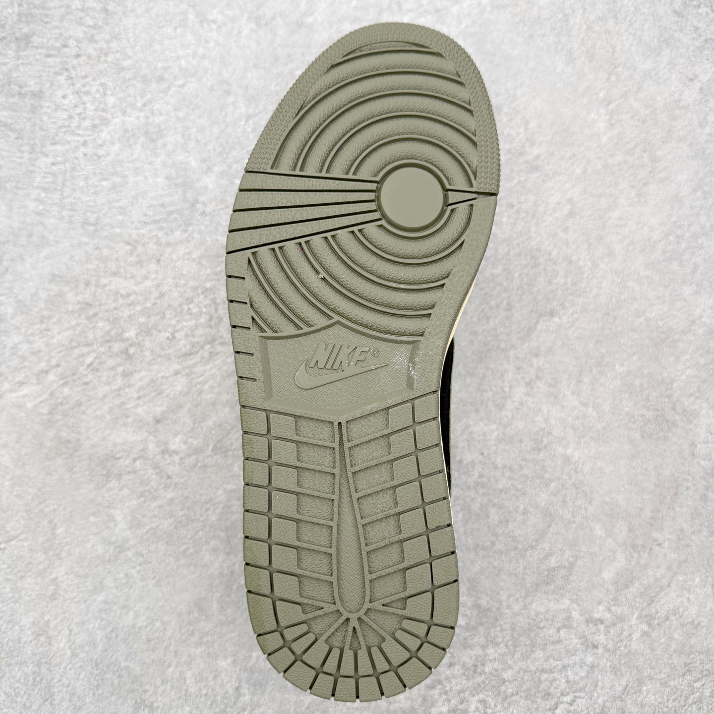 图片[9]-＃MG版 Travis Scott x Air Jordan AJ1 Low OG SP TS联名倒钩低帮 全系列配色 超性价比单品 平台直播间特供 百分百全新货品 零氧化发霉 给足利润空间操作 超乎所想的高性价比 原装楦头纸板开发 完美鞋型 超高清洁度 鞋型不臃肿别扭 原厂内置全掌气垫 A模大底 鞋舌AJ原厂专用牛津布 AJ专用反口珍珠布 原厂无杂质高弹内里海棉 特殊封边弹力鞋带 原鞋开模 拒绝公底 购置公司同步原材料 都有细节原汁原味 忠于原版 尺码：36 36.5 37.5 38 38.5 39 40 40.5 41 42 42.5 43 44 44.5 45 46-选品中心