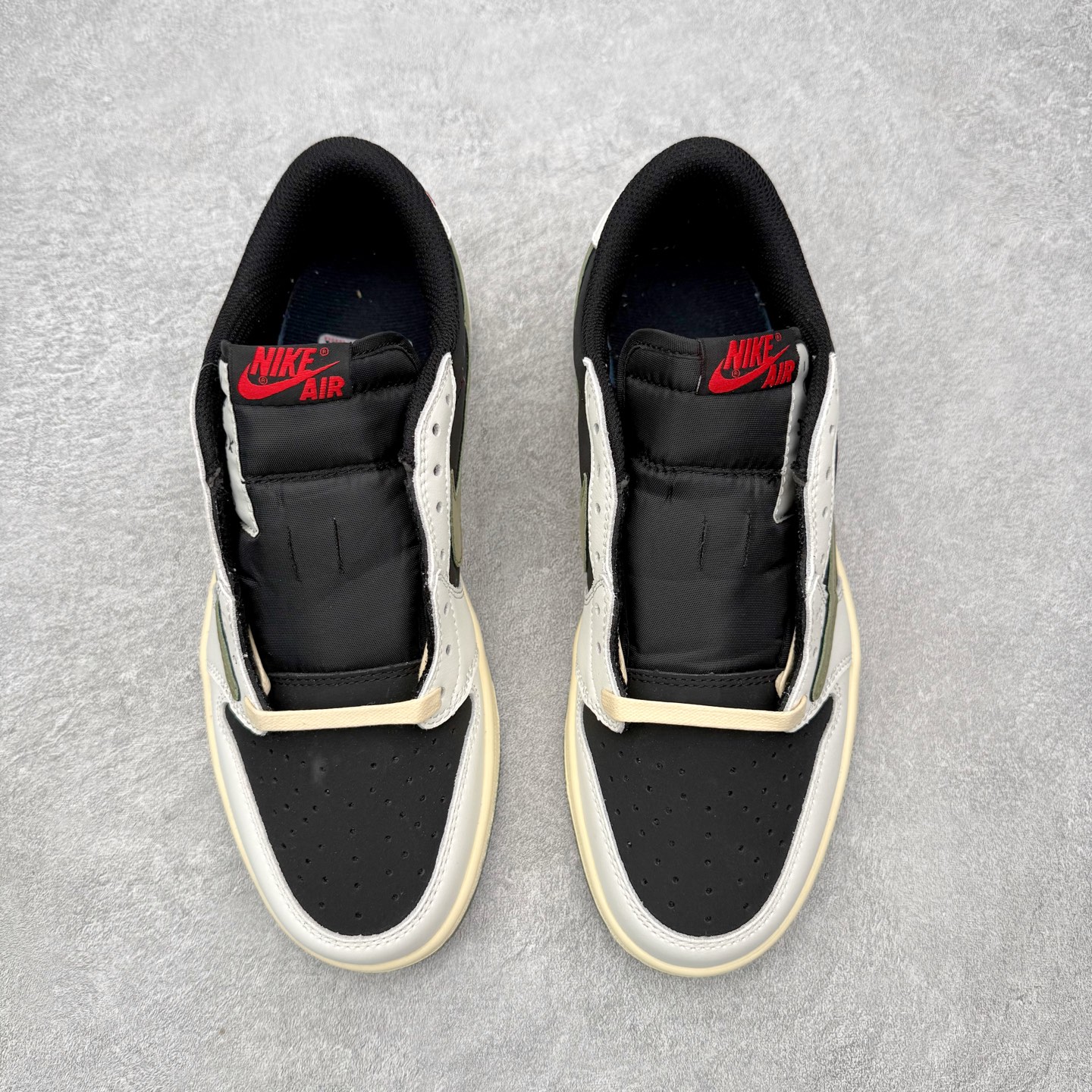 图片[2]-＃MG版 Travis Scott x Air Jordan AJ1 Low OG SP TS联名倒钩低帮 全系列配色 超性价比单品 平台直播间特供 百分百全新货品 零氧化发霉 给足利润空间操作 超乎所想的高性价比 原装楦头纸板开发 完美鞋型 超高清洁度 鞋型不臃肿别扭 原厂内置全掌气垫 A模大底 鞋舌AJ原厂专用牛津布 AJ专用反口珍珠布 原厂无杂质高弹内里海棉 特殊封边弹力鞋带 原鞋开模 拒绝公底 购置公司同步原材料 都有细节原汁原味 忠于原版 尺码：36 36.5 37.5 38 38.5 39 40 40.5 41 42 42.5 43 44 44.5 45 46-选品中心