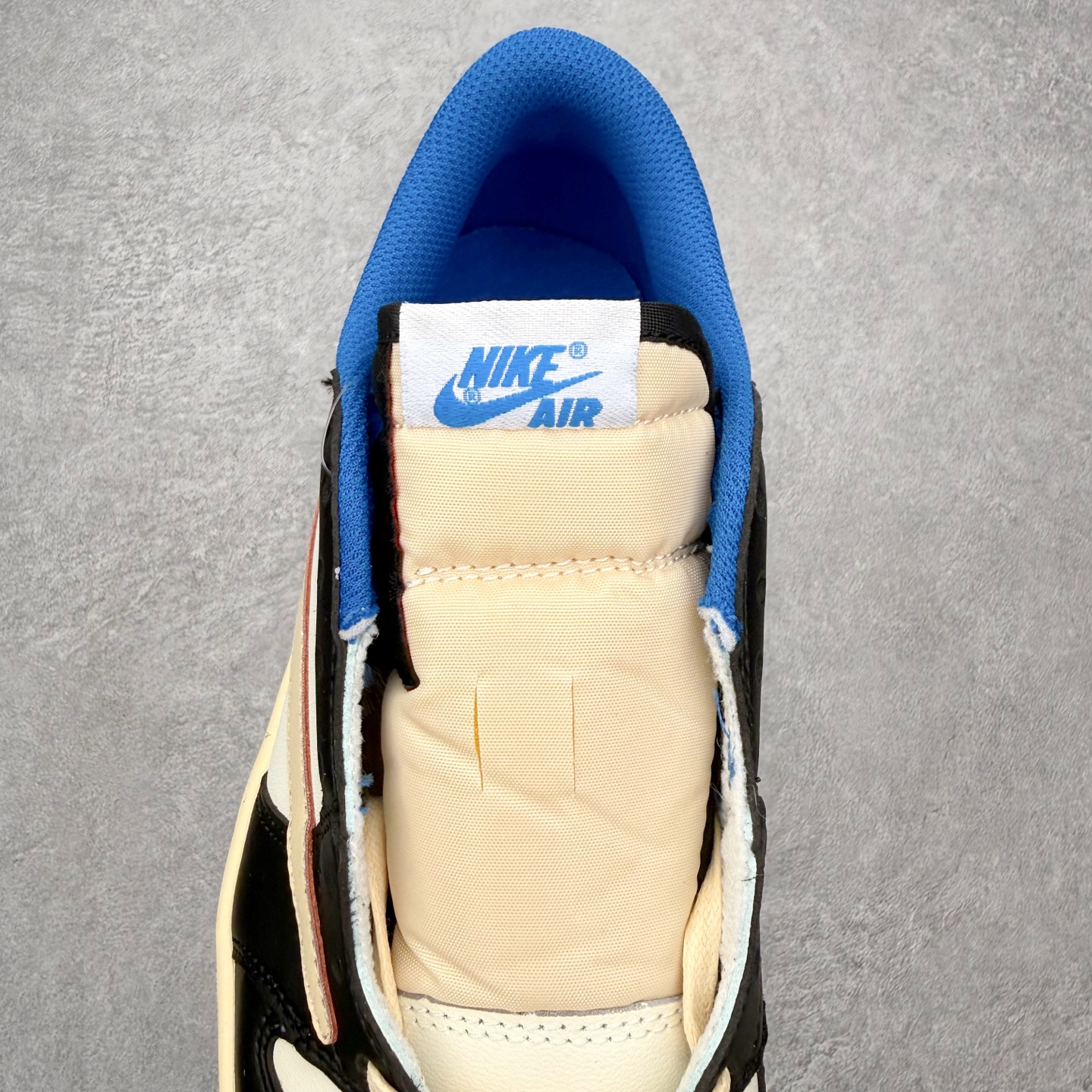 图片[5]-＃MG版 Travis Scott x Air Jordan AJ1 Low OG SP TS联名倒钩低帮 全系列配色 超性价比单品 平台直播间特供 百分百全新货品 零氧化发霉 给足利润空间操作 超乎所想的高性价比 原装楦头纸板开发 完美鞋型 超高清洁度 鞋型不臃肿别扭 原厂内置全掌气垫 A模大底 鞋舌AJ原厂专用牛津布 AJ专用反口珍珠布 原厂无杂质高弹内里海棉 特殊封边弹力鞋带 原鞋开模 拒绝公底 购置公司同步原材料 都有细节原汁原味 忠于原版 尺码：36 36.5 37.5 38 38.5 39 40 40.5 41 42 42.5 43 44 44.5 45 46-选品中心