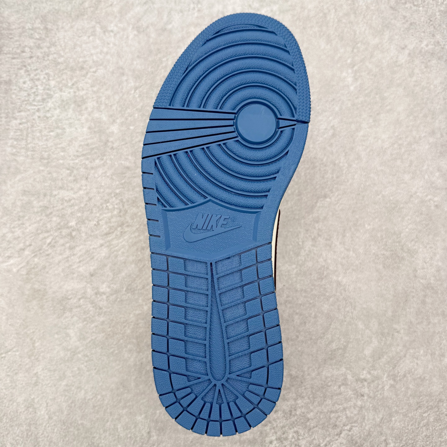 图片[9]-＃MG版 Travis Scott x Air Jordan AJ1 Low OG SP TS联名倒钩低帮 全系列配色 超性价比单品 平台直播间特供 百分百全新货品 零氧化发霉 给足利润空间操作 超乎所想的高性价比 原装楦头纸板开发 完美鞋型 超高清洁度 鞋型不臃肿别扭 原厂内置全掌气垫 A模大底 鞋舌AJ原厂专用牛津布 AJ专用反口珍珠布 原厂无杂质高弹内里海棉 特殊封边弹力鞋带 原鞋开模 拒绝公底 购置公司同步原材料 都有细节原汁原味 忠于原版 尺码：36 36.5 37.5 38 38.5 39 40 40.5 41 42 42.5 43 44 44.5 45 46-选品中心
