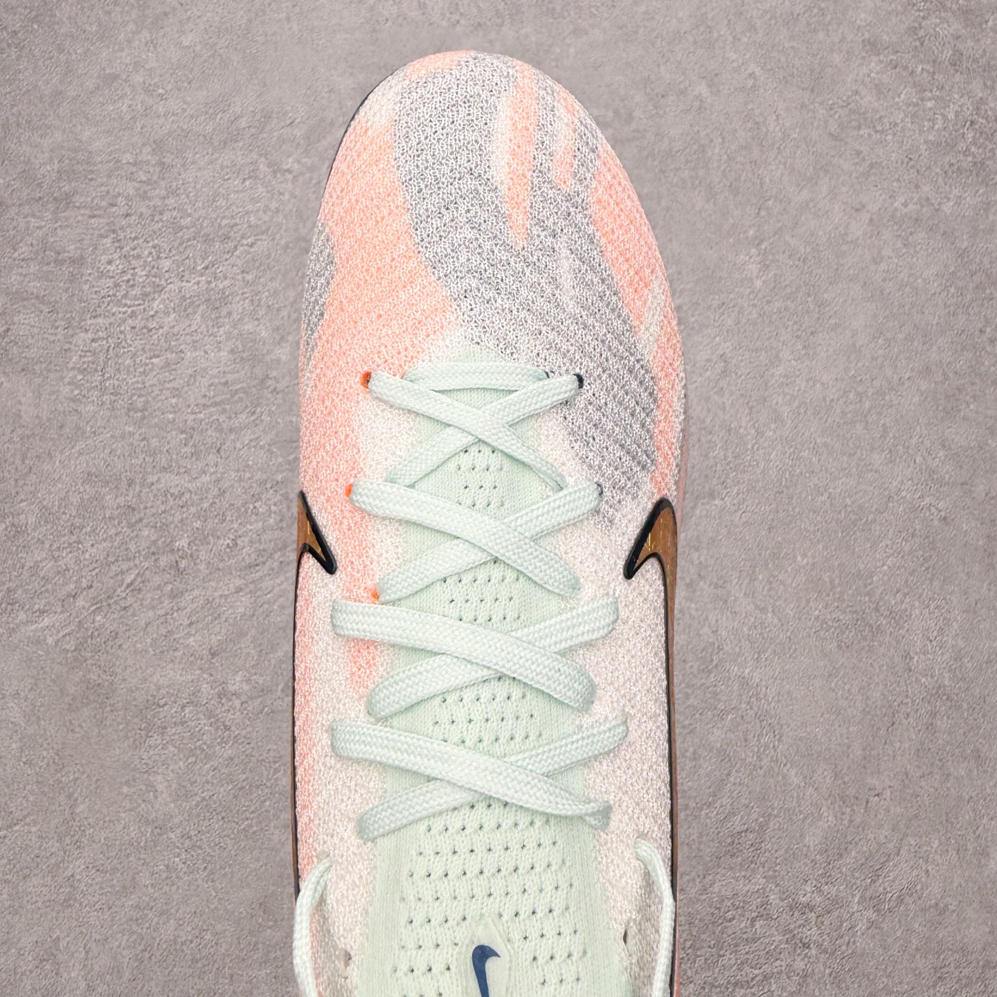 图片[4]-NK Mercurial Vapor Elite 刺客系列实战足球鞋 原代工厂出品 全进口机台生产设备 百分百采用优质原材料 严格按照工艺流程生产 确保每一双鞋都符合原厂标准 确保与原版无二 打造最纯粹的实战体验 高端的东西 品质全在细节里 全网品质最强足球鞋 没有之一（支持高强度实战）尺码：35 36 36.5 37.5 38 38.5 39 40 40.5 41 42 42.5 43 44 44.5 45-选品中心