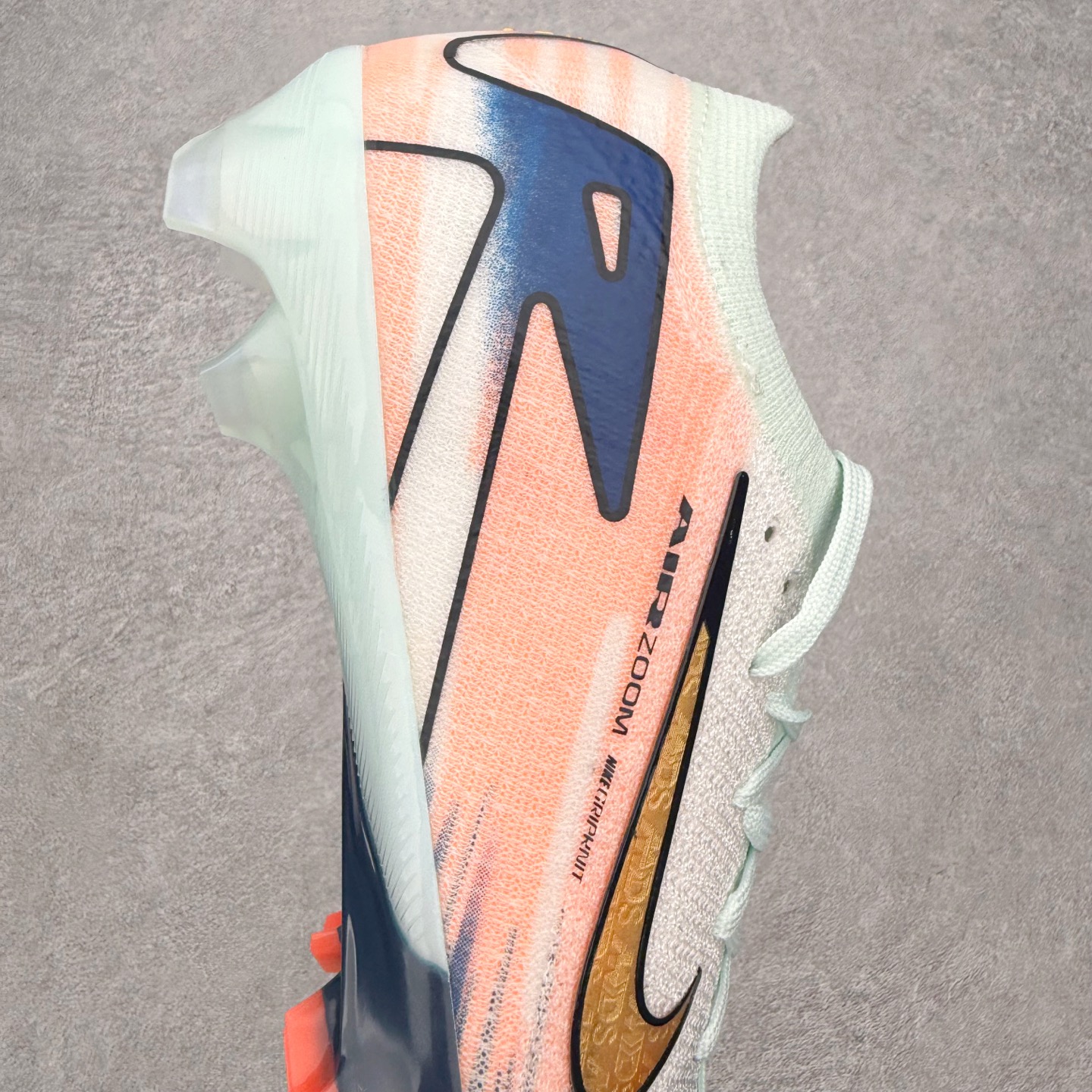 图片[6]-NK Mercurial Vapor Elite 刺客系列实战足球鞋 原代工厂出品 全进口机台生产设备 百分百采用优质原材料 严格按照工艺流程生产 确保每一双鞋都符合原厂标准 确保与原版无二 打造最纯粹的实战体验 高端的东西 品质全在细节里 全网品质最强足球鞋 没有之一（支持高强度实战）尺码：35 36 36.5 37.5 38 38.5 39 40 40.5 41 42 42.5 43 44 44.5 45-选品中心