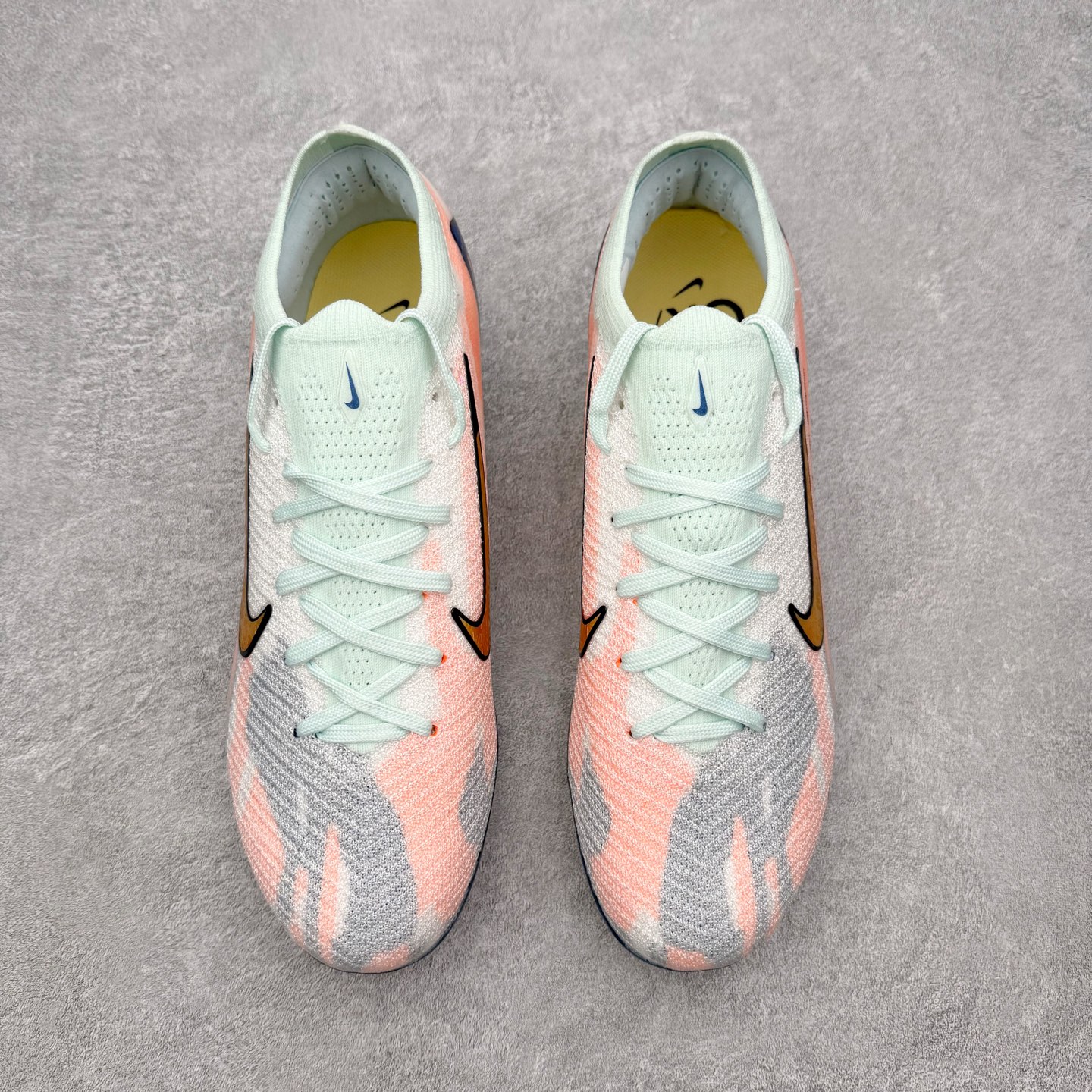 图片[2]-NK Mercurial Vapor Elite 刺客系列实战足球鞋 原代工厂出品 全进口机台生产设备 百分百采用优质原材料 严格按照工艺流程生产 确保每一双鞋都符合原厂标准 确保与原版无二 打造最纯粹的实战体验 高端的东西 品质全在细节里 全网品质最强足球鞋 没有之一（支持高强度实战）尺码：35 36 36.5 37.5 38 38.5 39 40 40.5 41 42 42.5 43 44 44.5 45-选品中心
