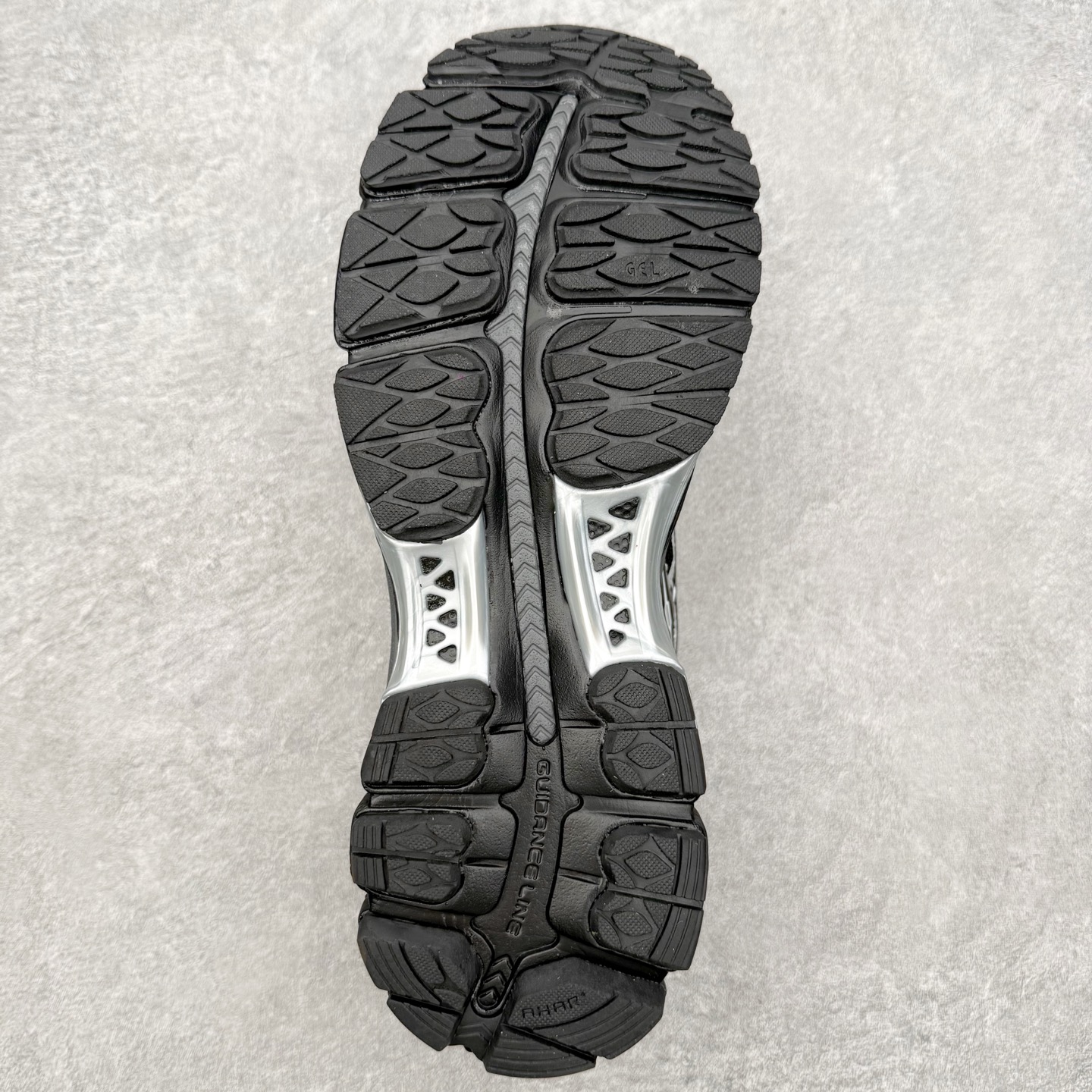 图片[9]-Asics Gel Kayano 12.1 亚瑟士卡亚诺12.1代系列低帮轻量缓震休闲运动跑步鞋 采用环保太空合成革配合透气网眼布鞋面材质 中底3D可视GEL缓震胶效果 升级EVA全新缓震中底部位科技组合耐磨橡胶外底片 尺码：36 37 37.5 38 39 39.5 40.5 41.5 42 42.5 43.5 44 44.5 45-选品中心