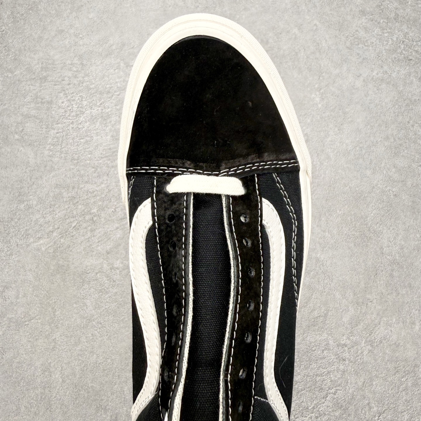 图片[4]-Vans Premium Old Skool 36 黑白 范斯官方 环保经典简约休闲帆布鞋 从鞋型和贴合度方面重塑鞋款 可抽取活动鞋垫使脚感更舒适 货号：VN0005UB1KP 尺码：35 36 36.5 37 38 38.5 39 40 40.5 41 42 42.5 43 44-选品中心