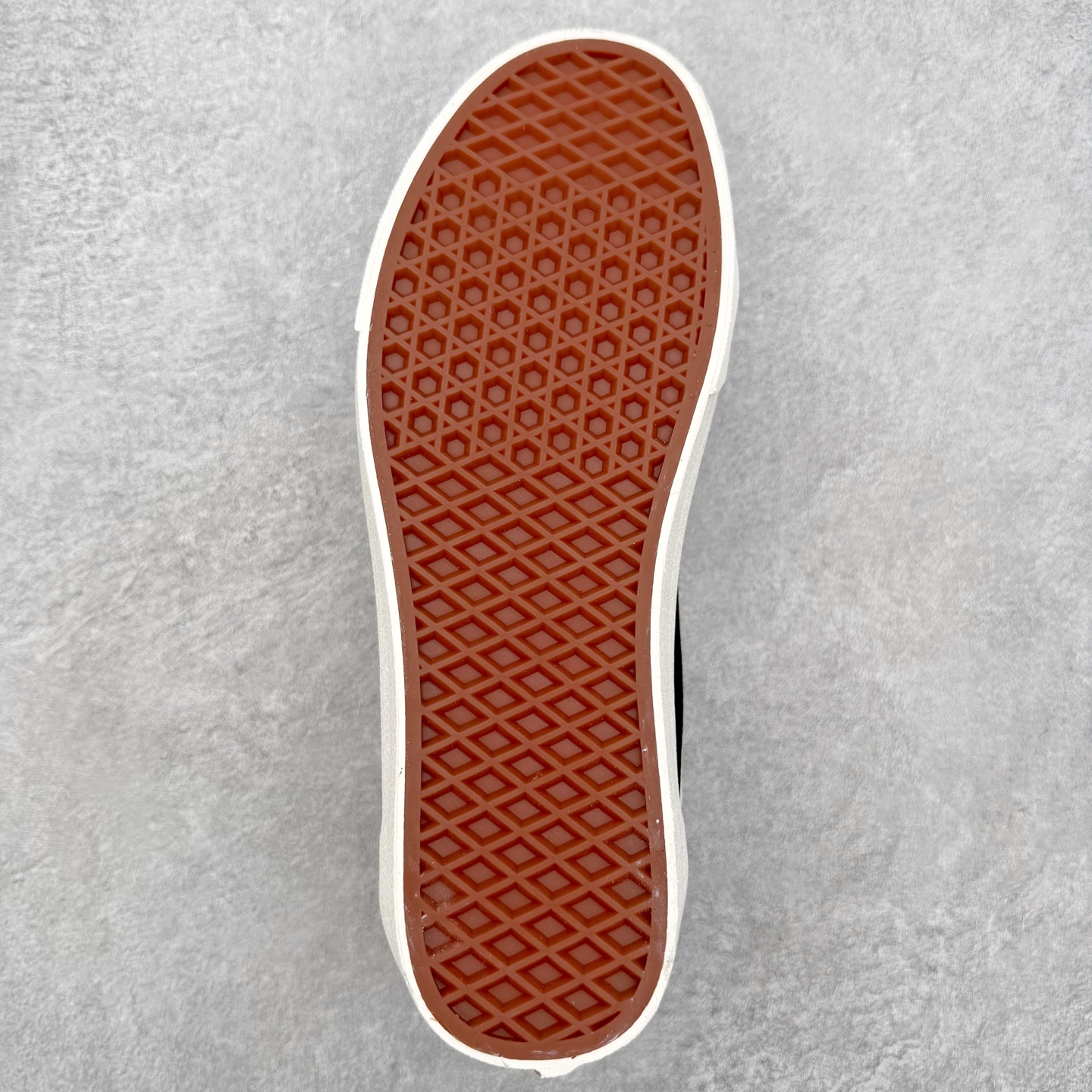 图片[9]-Vans Premium Old Skool 36 黑白 范斯官方 环保经典简约休闲帆布鞋 从鞋型和贴合度方面重塑鞋款 可抽取活动鞋垫使脚感更舒适 货号：VN0005UB1KP 尺码：35 36 36.5 37 38 38.5 39 40 40.5 41 42 42.5 43 44-选品中心
