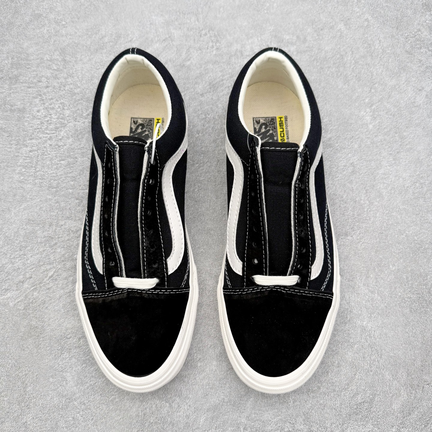 图片[2]-Vans Premium Old Skool 36 黑白 范斯官方 环保经典简约休闲帆布鞋 从鞋型和贴合度方面重塑鞋款 可抽取活动鞋垫使脚感更舒适 货号：VN0005UB1KP 尺码：35 36 36.5 37 38 38.5 39 40 40.5 41 42 42.5 43 44-选品中心