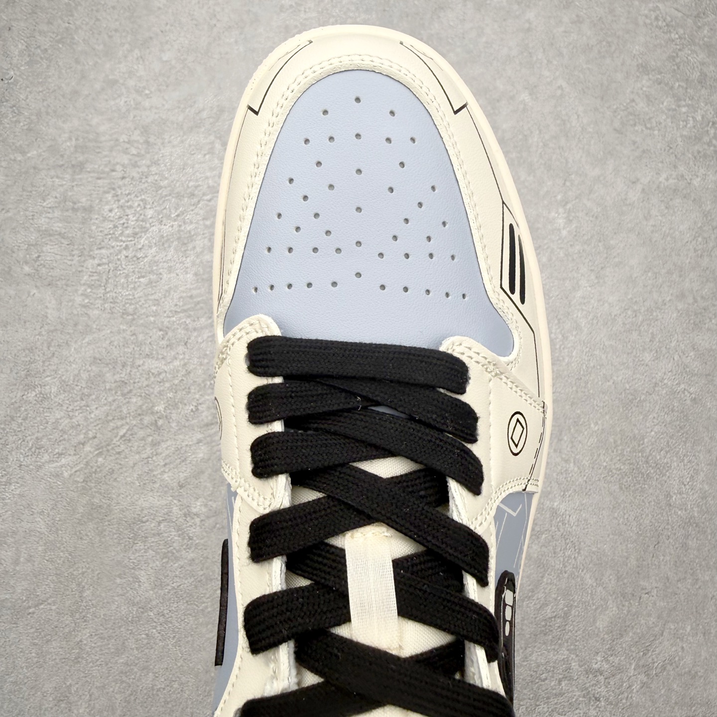 图片[4]-＃福利特价 Air Jordan AJ1 Low 低帮联名定制配色 原厂内置气垫魔块 A模大底 头层小牛皮 鞋舌AJ原厂专用牛津布+AJ专用反口珍珠布+原厂无杂质高弹内里海棉+特殊封边弹力鞋带 实拍调校N版已经零色差零失真 百分百还原实物色彩所见即所得 不存在货不对板色差等低级问题 选购参考实物拍摄 不混卖不参货 只用心做好货严格选品 承诺混一赔十 尺码：36 36.5 37.5 38 38.5 39 40 40.5 41 42 42.5 43 44 44.5 45-选品中心