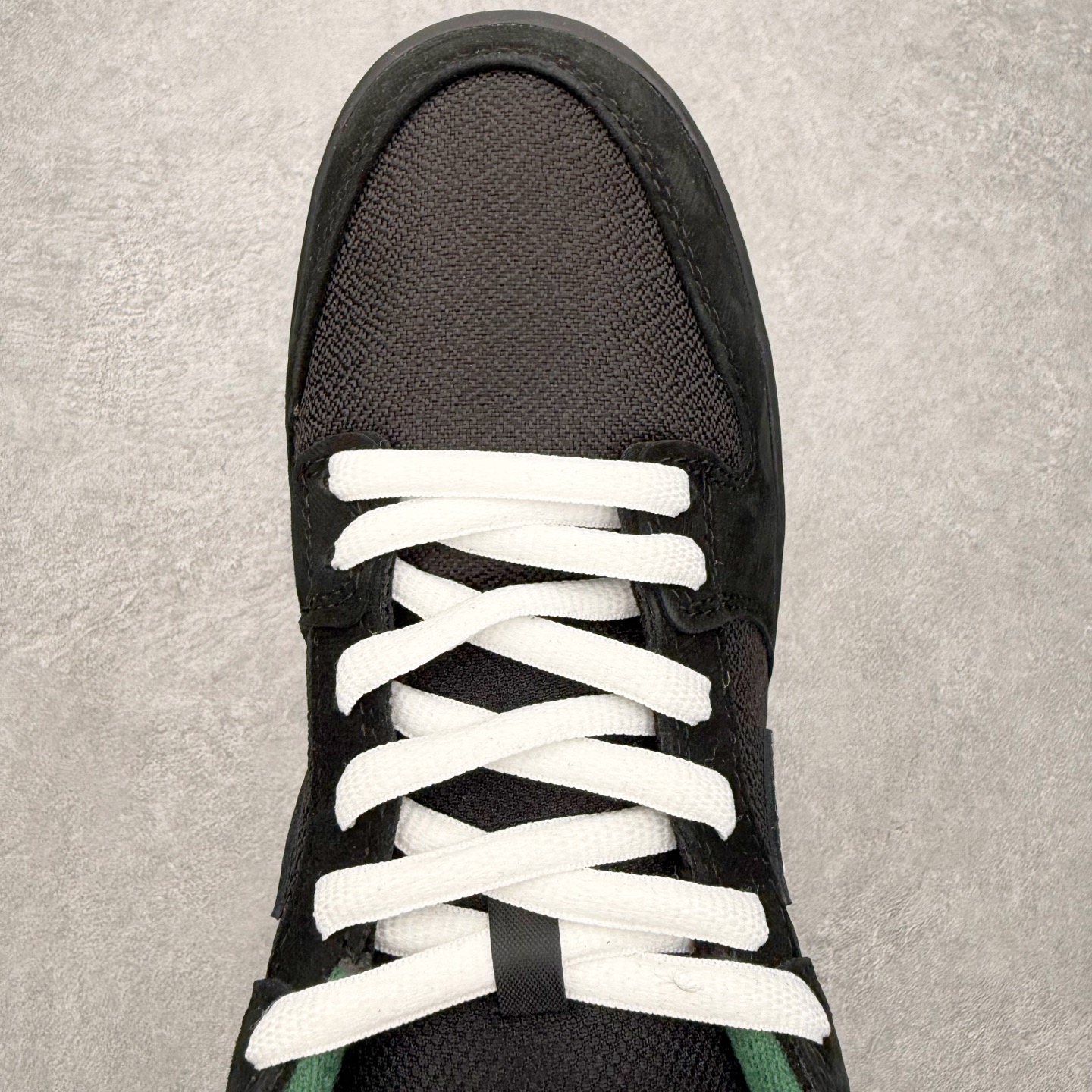 图片[4]-＃F版 NK Dunk SB Low 时尚舒适 防滑耐磨低帮板鞋 FQ7585-200 实力大厂出品 新配色陆续开发 利润个位数只为口碑 全套原纸板楦头开发 确保原汁原味 完美呈现DUNK版型 一比一鞋头弧度高度鞋身弧度 此版本只针对中端市场 皮料材质有所更替 其他数据细节工艺流程均保持一致 绝不口嗨 细节品控鞋型随意对比 独家私模官方第六代原厂航空铝磨具打磨大底 鞋头坡度极致还原 无解鞋型 原盒原配 圈内天花板工艺 原厂玻璃冲刀 超高清洁度 全鞋零毛边皮料切割 原厂中底布点胶 中底布拉帮走线遵循公司 尺码：36 36.5 37.5 38 38.5 39 40 40.5 41 42 42.5 43 44 44.5 45 46-选品中心