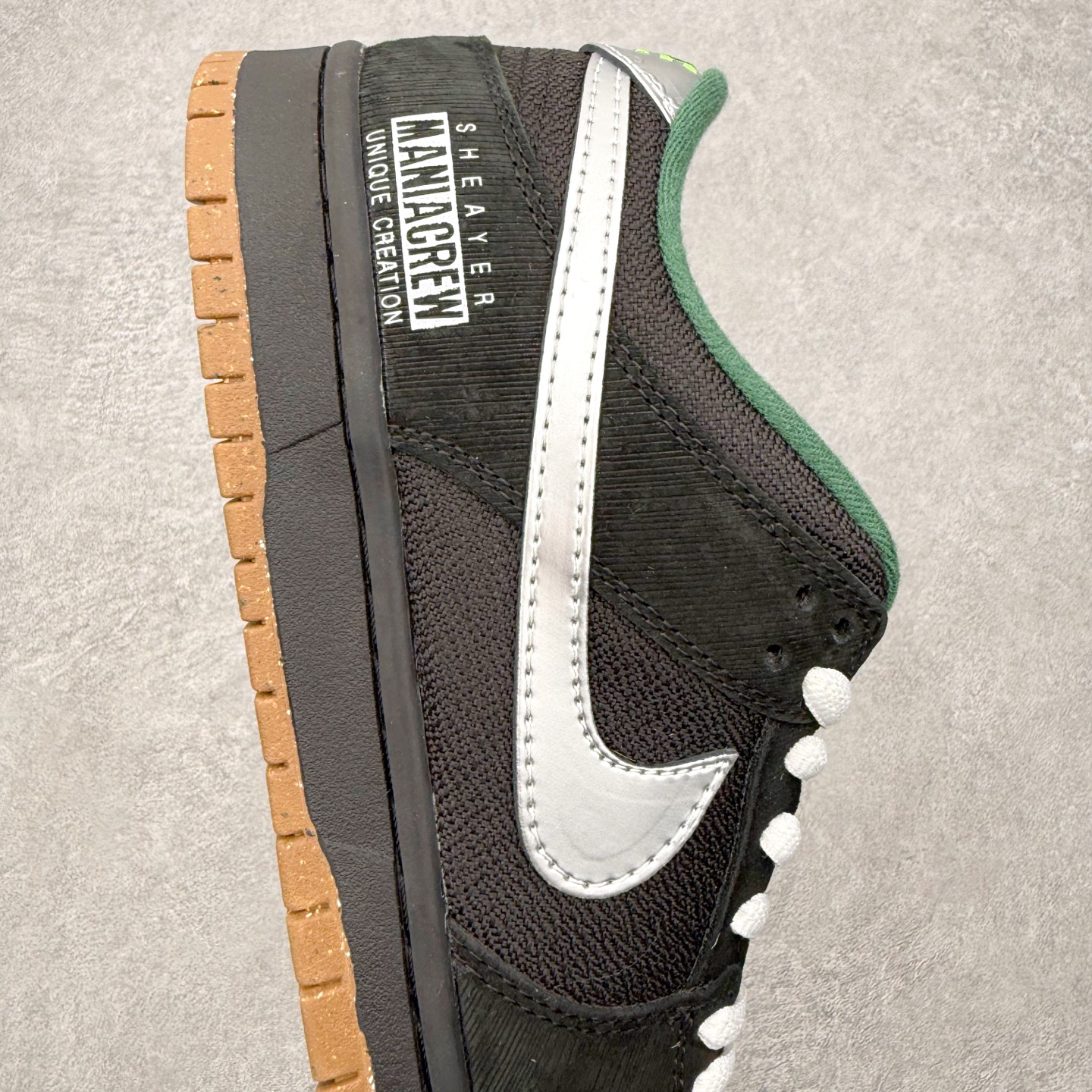 图片[6]-＃F版 NK Dunk SB Low 时尚舒适 防滑耐磨低帮板鞋 FQ7585-200 实力大厂出品 新配色陆续开发 利润个位数只为口碑 全套原纸板楦头开发 确保原汁原味 完美呈现DUNK版型 一比一鞋头弧度高度鞋身弧度 此版本只针对中端市场 皮料材质有所更替 其他数据细节工艺流程均保持一致 绝不口嗨 细节品控鞋型随意对比 独家私模官方第六代原厂航空铝磨具打磨大底 鞋头坡度极致还原 无解鞋型 原盒原配 圈内天花板工艺 原厂玻璃冲刀 超高清洁度 全鞋零毛边皮料切割 原厂中底布点胶 中底布拉帮走线遵循公司 尺码：36 36.5 37.5 38 38.5 39 40 40.5 41 42 42.5 43 44 44.5 45 46-选品中心
