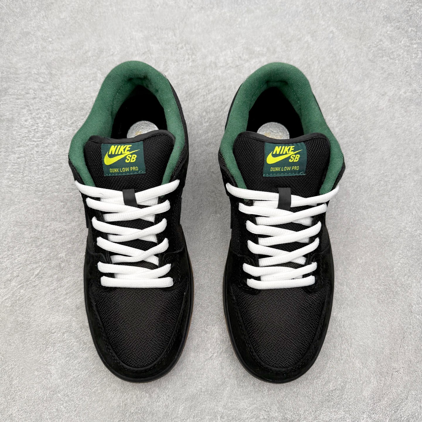 图片[2]-＃F版 NK Dunk SB Low 时尚舒适 防滑耐磨低帮板鞋 FQ7585-200 实力大厂出品 新配色陆续开发 利润个位数只为口碑 全套原纸板楦头开发 确保原汁原味 完美呈现DUNK版型 一比一鞋头弧度高度鞋身弧度 此版本只针对中端市场 皮料材质有所更替 其他数据细节工艺流程均保持一致 绝不口嗨 细节品控鞋型随意对比 独家私模官方第六代原厂航空铝磨具打磨大底 鞋头坡度极致还原 无解鞋型 原盒原配 圈内天花板工艺 原厂玻璃冲刀 超高清洁度 全鞋零毛边皮料切割 原厂中底布点胶 中底布拉帮走线遵循公司 尺码：36 36.5 37.5 38 38.5 39 40 40.5 41 42 42.5 43 44 44.5 45 46-选品中心