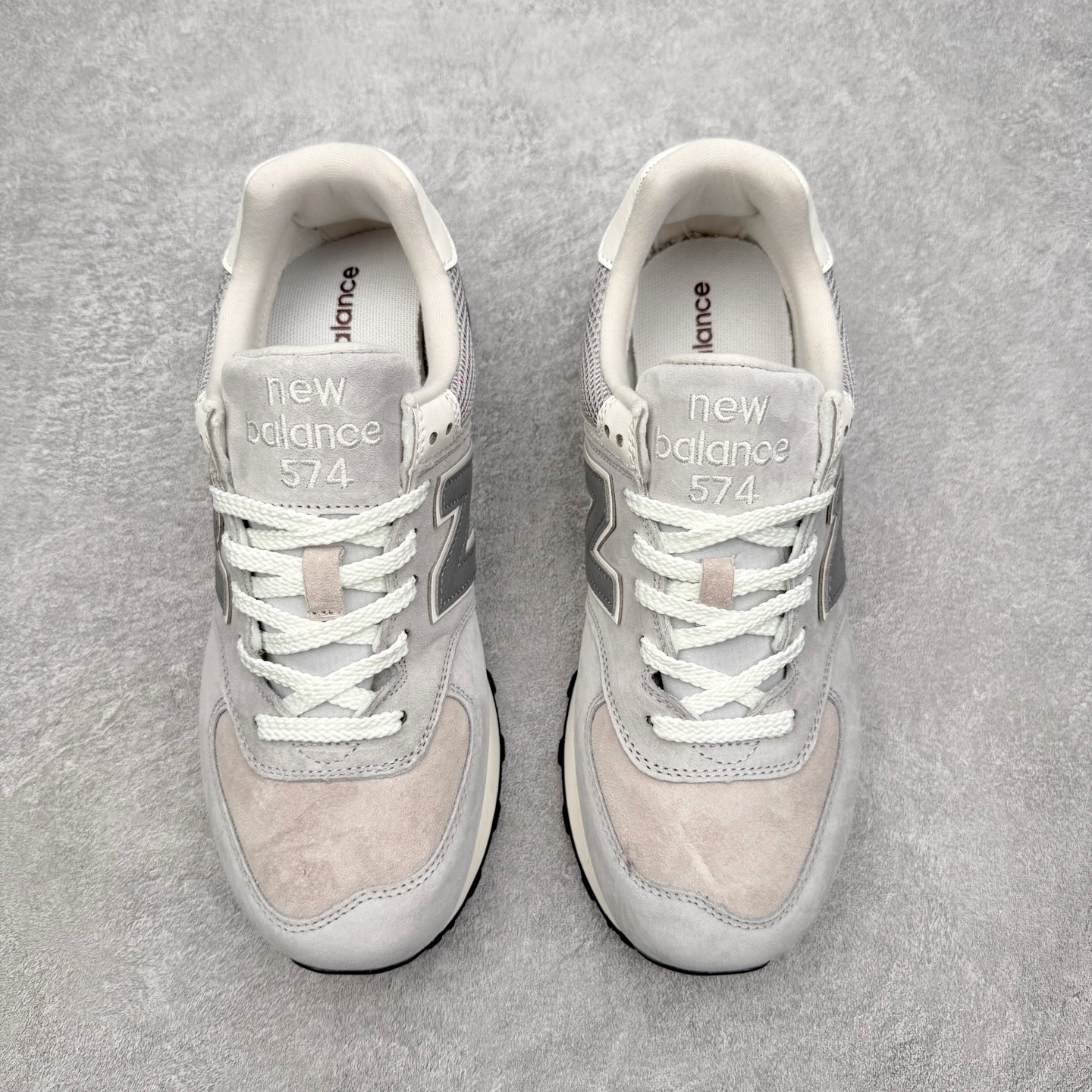 图片[2]-NB新百伦New Balance U574升级版系列低帮复古休闲运动慢跑鞋 新版NB574，妥妥美产既视感有木有。相较传统574，新版鞋跟及鞋面设计自带9系美产既视感！鞋面、内衬质感以及穿着体验更加！鞋型更流畅和饱满,鞋底增添了风格的多样化!底部升级橡胶颗粒大底,更防滑耐磨,上脚后感觉柔软且舒适。尺码：36 36.5 37.5 38 38.5 39.5 40 40.5 41.5 42 42.5 43 44 45-选品中心