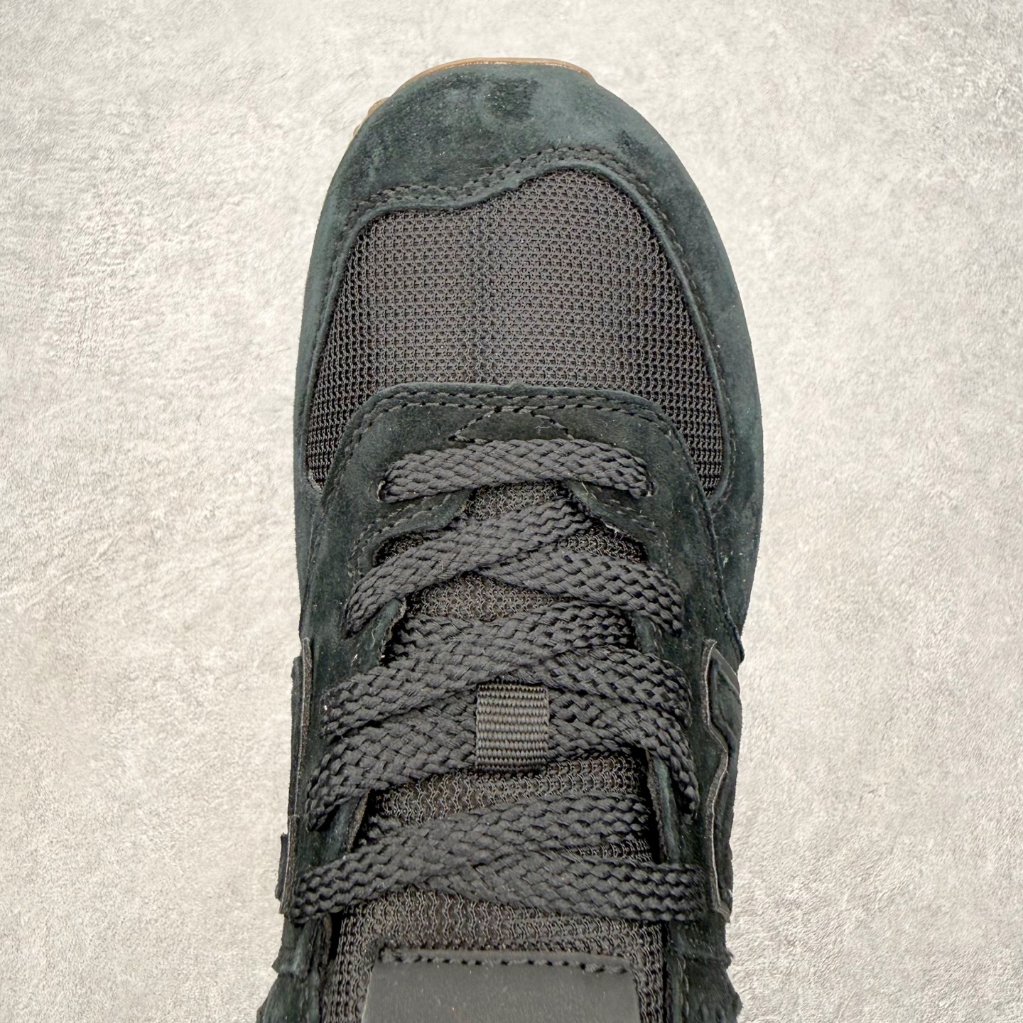 图片[4]-NB新百伦New Balance U574升级版系列低帮复古休闲运动慢跑鞋 新版NB574，妥妥美产既视感有木有。相较传统574，新版鞋跟及鞋面设计自带9系美产既视感！鞋面、内衬质感以及穿着体验更加！鞋型更流畅和饱满,鞋底增添了风格的多样化!底部升级橡胶颗粒大底,更防滑耐磨,上脚后感觉柔软且舒适。尺码：36 36.5 37.5 38 38.5 39.5 40 40.5 41.5 42 42.5 43 44 45-选品中心