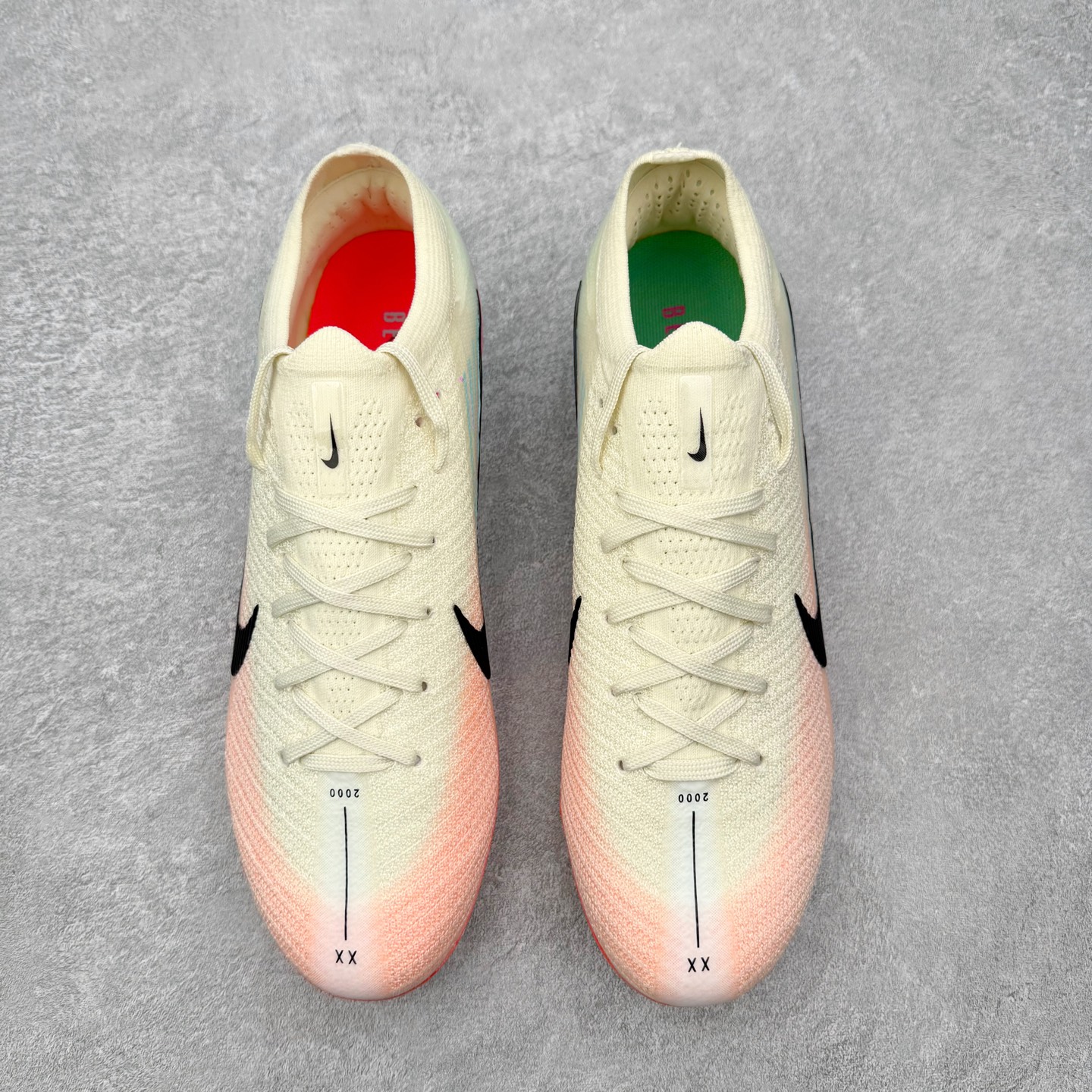 图片[2]-NK Mercurial Vapor Elite 刺客系列实战足球鞋 原代工厂出品 全进口机台生产设备 百分百采用优质原材料 严格按照工艺流程生产 确保每一双鞋都符合原厂标准 确保与原版无二 打造最纯粹的实战体验 高端的东西 品质全在细节里 全网品质最强足球鞋 没有之一（支持高强度实战）尺码：35 36 36.5 37.5 38 38.5 39 40 40.5 41 42 42.5 43 44 44.5 45-选品中心