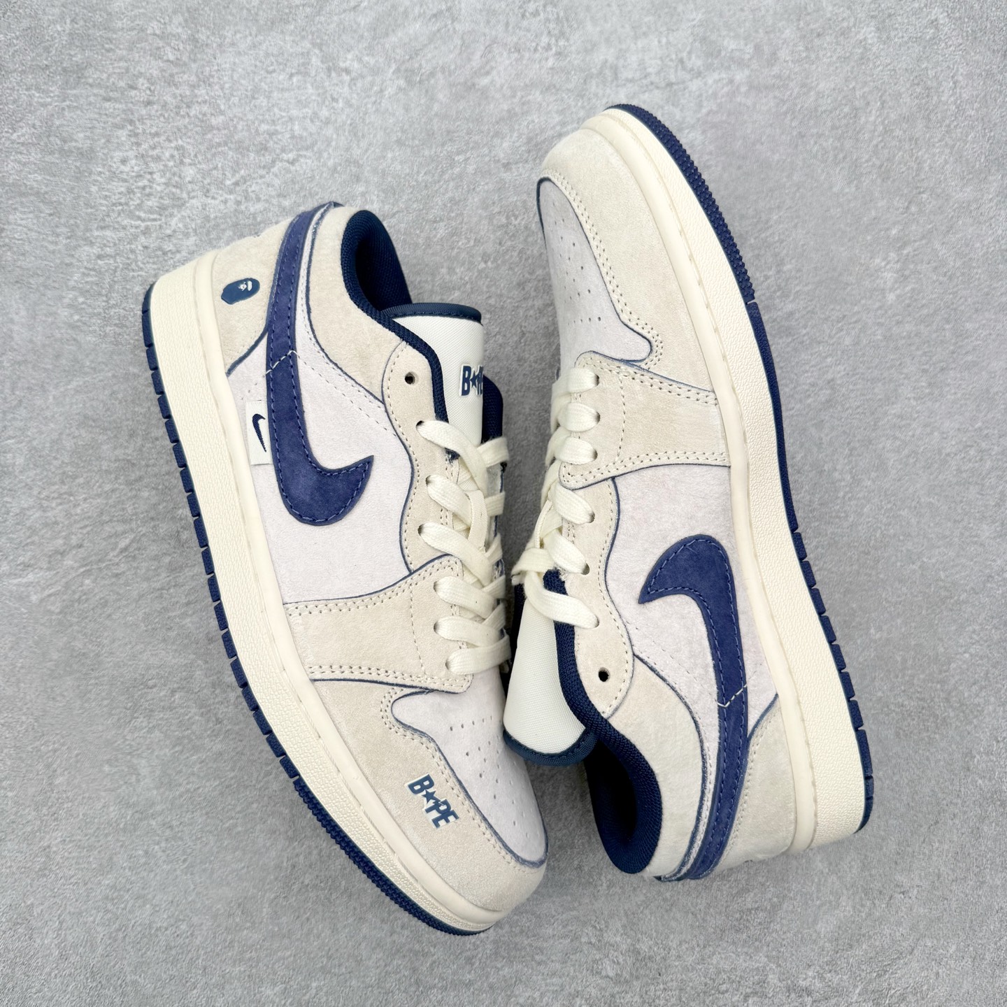 图片[3]-＃福利特价 Air Jordan AJ1 Low 低帮联名定制配色 原厂内置气垫魔块 A模大底 头层小牛皮 鞋舌AJ原厂专用牛津布+AJ专用反口珍珠布+原厂无杂质高弹内里海棉+特殊封边弹力鞋带 实拍调校N版已经零色差零失真 百分百还原实物色彩所见即所得 不存在货不对板色差等低级问题 选购参考实物拍摄 不混卖不参货 只用心做好货严格选品 承诺混一赔十 尺码：36 36.5 37.5 38 38.5 39 40 40.5 41 42 42.5 43 44 44.5 45-选品中心