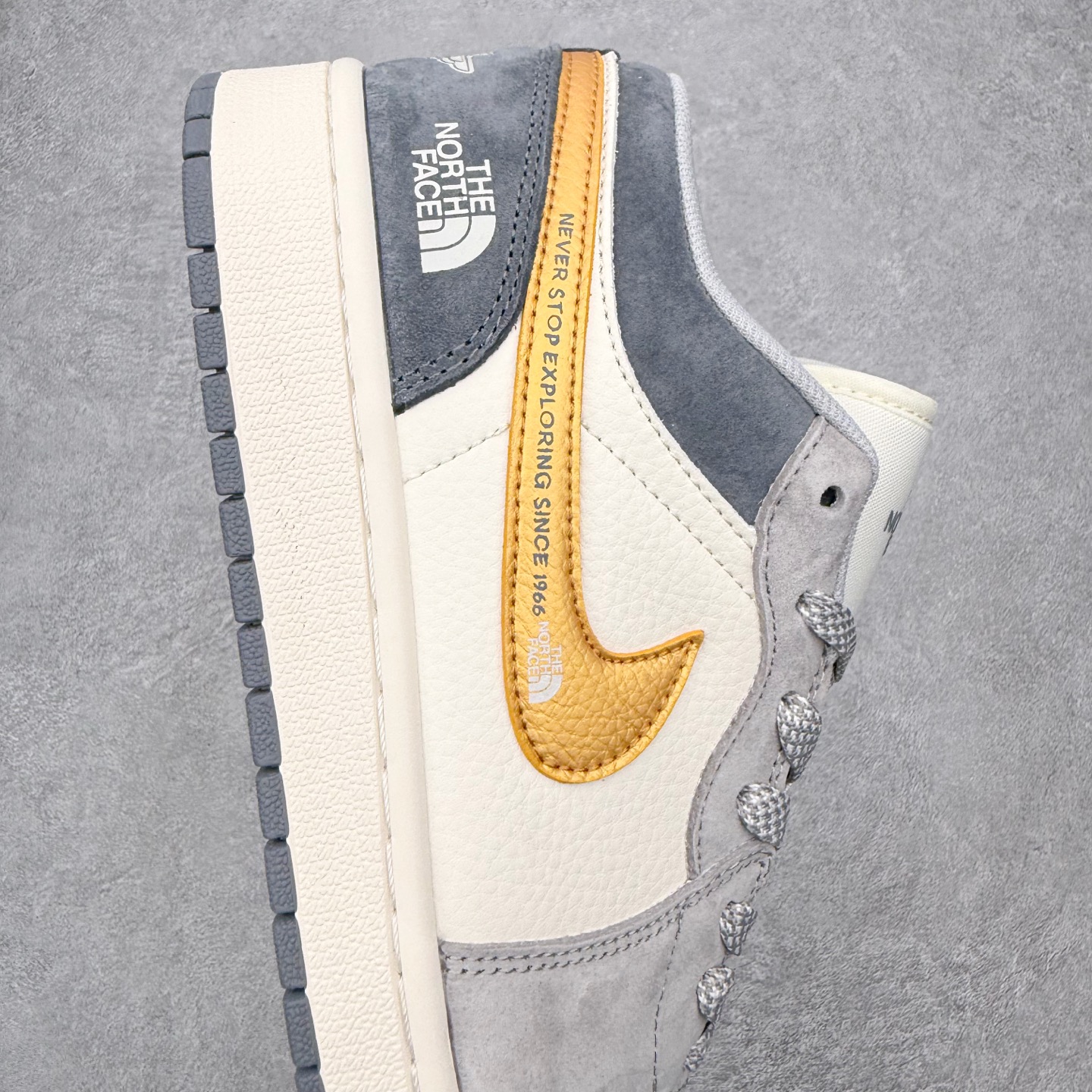 图片[6]-＃福利特价 Air Jordan AJ1 Low 低帮联名定制配色 原厂内置气垫魔块 A模大底 头层小牛皮 鞋舌AJ原厂专用牛津布+AJ专用反口珍珠布+原厂无杂质高弹内里海棉+特殊封边弹力鞋带 实拍调校N版已经零色差零失真 百分百还原实物色彩所见即所得 不存在货不对板色差等低级问题 选购参考实物拍摄 不混卖不参货 只用心做好货严格选品 承诺混一赔十 尺码：36 36.5 37.5 38 38.5 39 40 40.5 41 42 42.5 43 44 44.5 45-选品中心