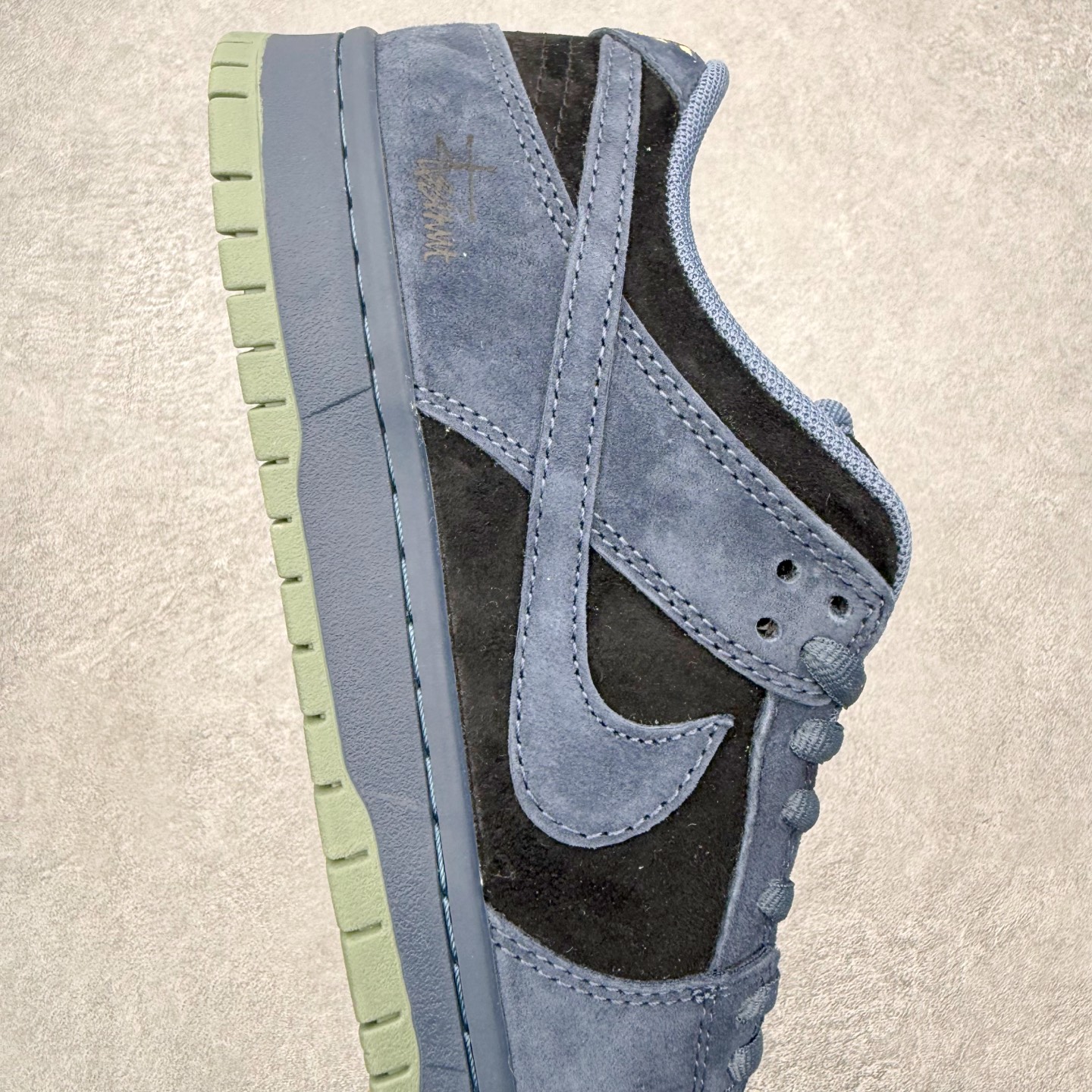 图片[6]-＃F版 NK Dunk SB Low 时尚舒适 防滑耐磨低帮板鞋 HF3063-002 实力大厂出品 新配色陆续开发 利润个位数只为口碑 全套原纸板楦头开发 确保原汁原味 完美呈现DUNK版型 一比一鞋头弧度高度鞋身弧度 此版本只针对中端市场 皮料材质有所更替 其他数据细节工艺流程均保持一致 绝不口嗨 细节品控鞋型随意对比 独家私模官方第六代原厂航空铝磨具打磨大底 鞋头坡度极致还原 无解鞋型 原盒原配 圈内天花板工艺 原厂玻璃冲刀 超高清洁度 全鞋零毛边皮料切割 原厂中底布点胶 中底布拉帮走线遵循公司 尺码：36 36.5 37.5 38 38.5 39 40 40.5 41 42 42.5 43 44 44.5 45 46-选品中心