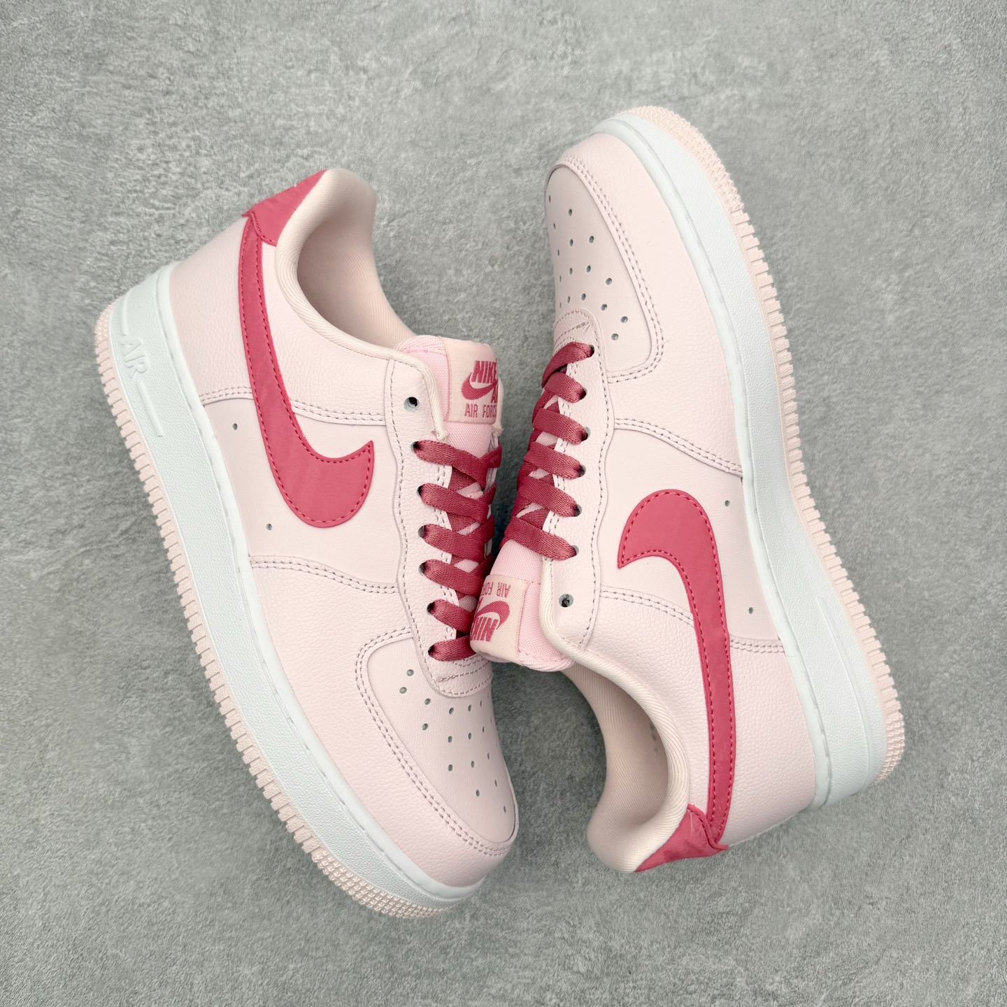 图片[3]-NK Air Force 1´07 Low 空军一号低帮百搭休闲运动板鞋 IO8755-600 柔软、弹性十足的缓震性能和出色的中底设计 横跨复古与现代的外型结合 造就出风靡全球 三十多年的Force 1 直到今天还深受青睐 实拍调校N版已经零色差零失真 百分百还原实物色彩所见即所得 不存在货不对板色差等低级问题 选购参考实物拍摄 不混卖不参货 只用心做好货严格选品 承诺混一赔十 尺码：36 36.5 37.5 38 38.5 39 40 40.5 41 42 42.5 43 44 44.5 45-选品中心