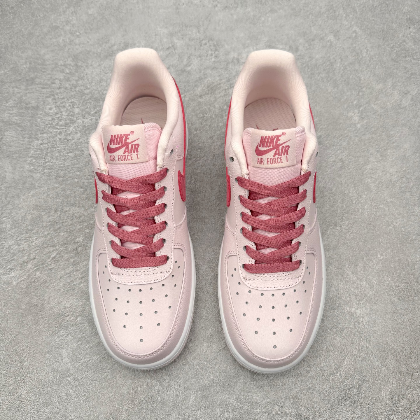 图片[2]-NK Air Force 1´07 Low 空军一号低帮百搭休闲运动板鞋 IO8755-600 柔软、弹性十足的缓震性能和出色的中底设计 横跨复古与现代的外型结合 造就出风靡全球 三十多年的Force 1 直到今天还深受青睐 实拍调校N版已经零色差零失真 百分百还原实物色彩所见即所得 不存在货不对板色差等低级问题 选购参考实物拍摄 不混卖不参货 只用心做好货严格选品 承诺混一赔十 尺码：36 36.5 37.5 38 38.5 39 40 40.5 41 42 42.5 43 44 44.5 45-选品中心