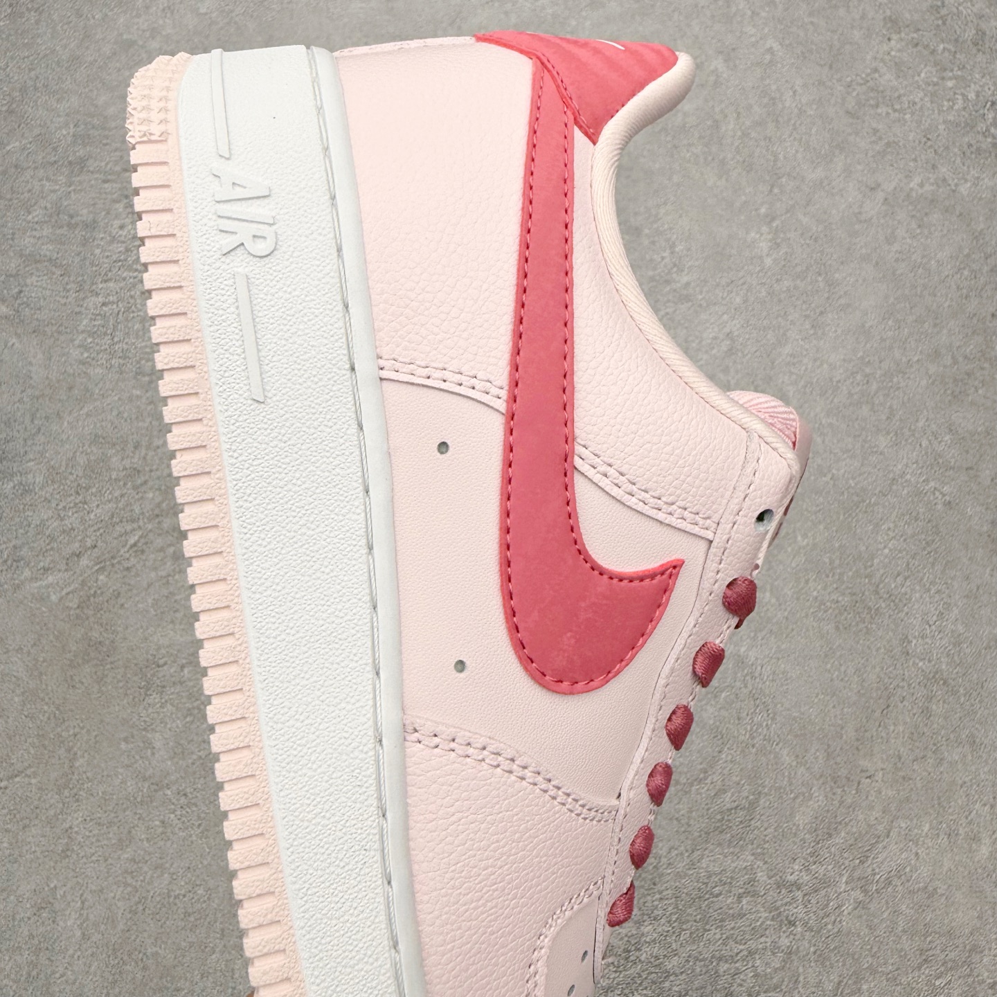 图片[6]-NK Air Force 1´07 Low 空军一号低帮百搭休闲运动板鞋 IO8755-600 柔软、弹性十足的缓震性能和出色的中底设计 横跨复古与现代的外型结合 造就出风靡全球 三十多年的Force 1 直到今天还深受青睐 实拍调校N版已经零色差零失真 百分百还原实物色彩所见即所得 不存在货不对板色差等低级问题 选购参考实物拍摄 不混卖不参货 只用心做好货严格选品 承诺混一赔十 尺码：36 36.5 37.5 38 38.5 39 40 40.5 41 42 42.5 43 44 44.5 45-选品中心