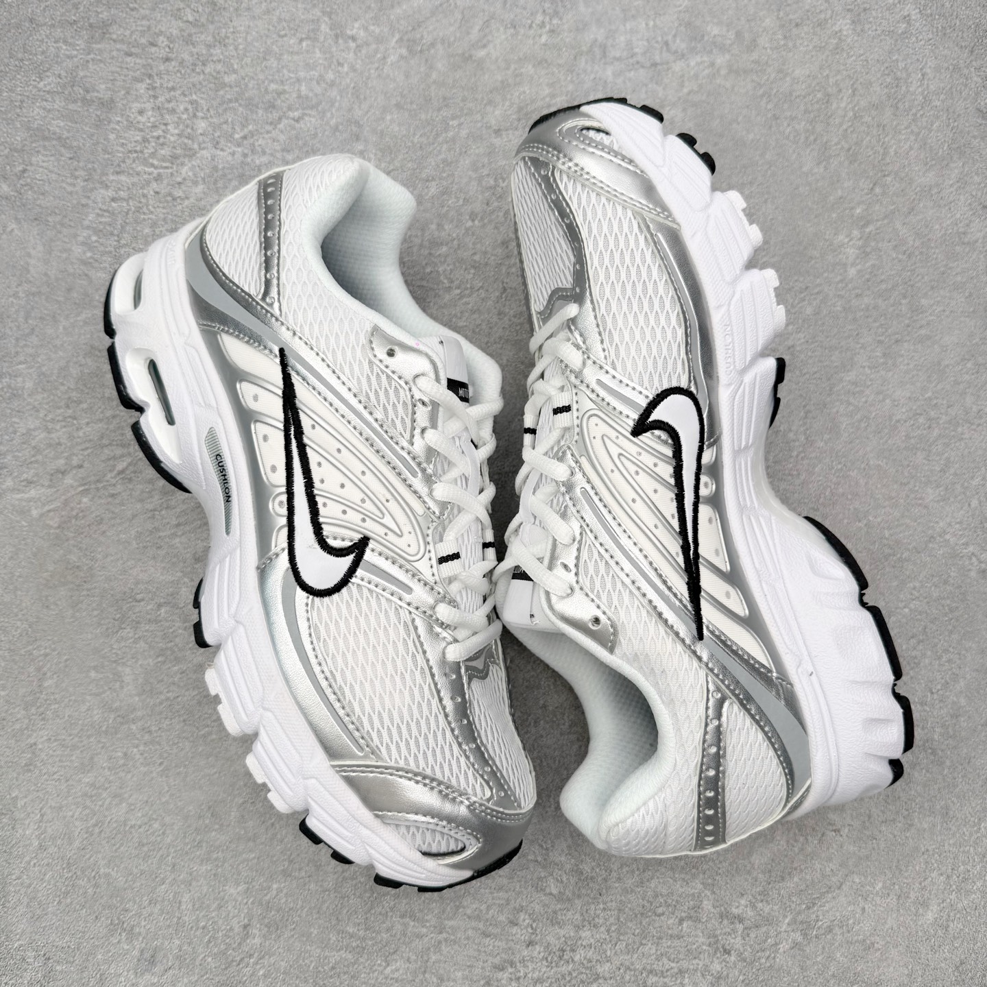 图片[3]-NK Air Max Moto 2K 舒适百搭耐磨 低帮跑步鞋 实拍调校N版已经零色差零失真 百分百还原实物色彩所见即所得 不存在货不对板色差等低级问题 选购参考实物拍摄 不混卖不参货 只用心做好货严格选品 承诺混一赔十 尺码：36 36.5 37.5 38 38.5 39 40 40.5 41 42 42.5 43 44 44.5 45-选品中心