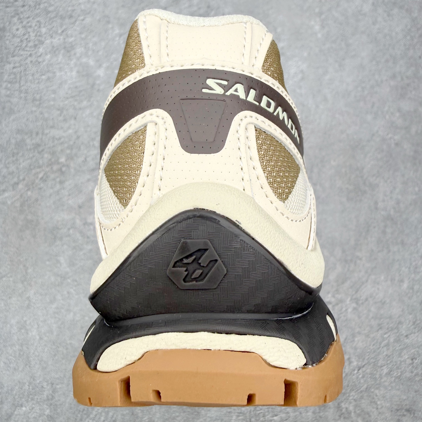 图片[8]-＃PK4.0 Salomon XT-QUEST ADV 萨洛蒙潮流越野机能户外功能鞋 基于市场现有版本全新升级调整改良 现阶段市场最强产物 全新主色陆续出货 大底描漆工整零瑕疵 鞋头定型弧度完美 纯原外贸平台特供订单 耗时半年巨作 全套原纸板楦头开发 原厂特供网布配套加持 确保原汁原味 完美呈现版型 原档数据独家私模五层组合大底 男女鞋同步官方开发至46.5 原装Ortholite轻量化鞋垫 中底布带钢印编号 原厂TPU锁扣 进口港宝加持 后跟自然饱满 还原公司包裹性 基于 SALOMON 初代 XT 鞋身造型并搭载 4D ADVANCED CHASSIS™ 大底打造而成 为这款 XT-QUEST 带来了多项足部控制与保护等功能性 如在运动过程中控制左右晃动的过程而提高稳定性、改善长途越野过程中足中到足尖的过渡、提高感知岩石的精确度以抵抗尖锐物体对脚底的伤害以及采用动态缓冲来增强穿着舒适感 从而减轻疲劳感 使XT-QUEST 成为一双舒适且安全的户外之履 尺码：36 36.5 37.5 38 38.5 39 40 40.5 41 42 42.5 43 44 44.5 45-选品中心