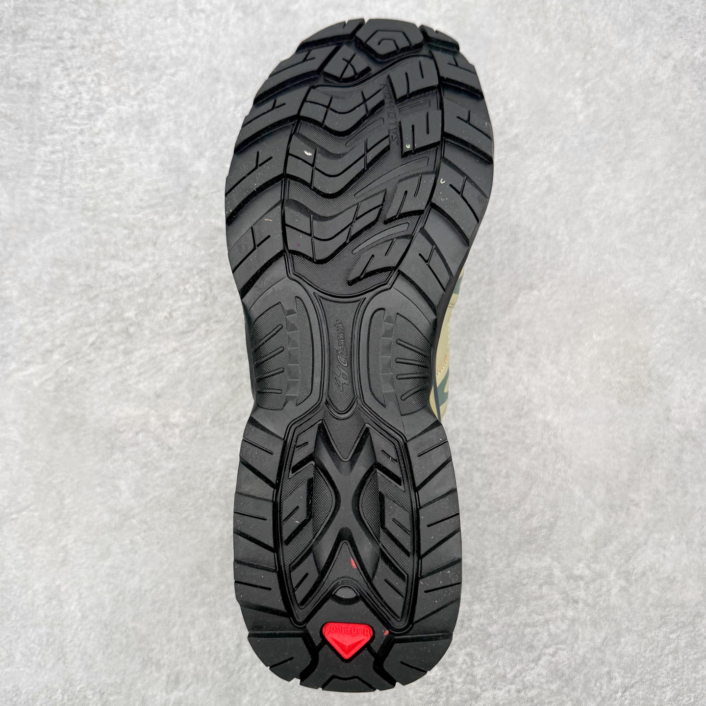 图片[9]-＃PK4.0 Salomon XT-QUEST ADV 萨洛蒙潮流越野机能户外功能鞋 基于市场现有版本全新升级调整改良 现阶段市场最强产物 全新主色陆续出货 大底描漆工整零瑕疵 鞋头定型弧度完美 纯原外贸平台特供订单 耗时半年巨作 全套原纸板楦头开发 原厂特供网布配套加持 确保原汁原味 完美呈现版型 原档数据独家私模五层组合大底 男女鞋同步官方开发至46.5 原装Ortholite轻量化鞋垫 中底布带钢印编号 原厂TPU锁扣 进口港宝加持 后跟自然饱满 还原公司包裹性 基于 SALOMON 初代 XT 鞋身造型并搭载 4D ADVANCED CHASSIS™ 大底打造而成 为这款 XT-QUEST 带来了多项足部控制与保护等功能性 如在运动过程中控制左右晃动的过程而提高稳定性、改善长途越野过程中足中到足尖的过渡、提高感知岩石的精确度以抵抗尖锐物体对脚底的伤害以及采用动态缓冲来增强穿着舒适感 从而减轻疲劳感 使XT-QUEST 成为一双舒适且安全的户外之履 尺码：36 36.5 37.5 38 38.5 39 40 40.5 41 42 42.5 43 44 44.5 45-选品中心