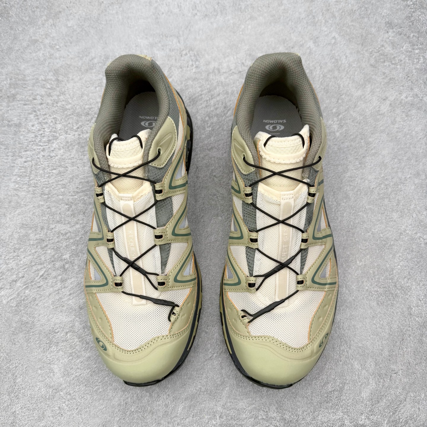 图片[2]-＃PK4.0 Salomon XT-QUEST ADV 萨洛蒙潮流越野机能户外功能鞋 基于市场现有版本全新升级调整改良 现阶段市场最强产物 全新主色陆续出货 大底描漆工整零瑕疵 鞋头定型弧度完美 纯原外贸平台特供订单 耗时半年巨作 全套原纸板楦头开发 原厂特供网布配套加持 确保原汁原味 完美呈现版型 原档数据独家私模五层组合大底 男女鞋同步官方开发至46.5 原装Ortholite轻量化鞋垫 中底布带钢印编号 原厂TPU锁扣 进口港宝加持 后跟自然饱满 还原公司包裹性 基于 SALOMON 初代 XT 鞋身造型并搭载 4D ADVANCED CHASSIS™ 大底打造而成 为这款 XT-QUEST 带来了多项足部控制与保护等功能性 如在运动过程中控制左右晃动的过程而提高稳定性、改善长途越野过程中足中到足尖的过渡、提高感知岩石的精确度以抵抗尖锐物体对脚底的伤害以及采用动态缓冲来增强穿着舒适感 从而减轻疲劳感 使XT-QUEST 成为一双舒适且安全的户外之履 尺码：36 36.5 37.5 38 38.5 39 40 40.5 41 42 42.5 43 44 44.5 45-选品中心