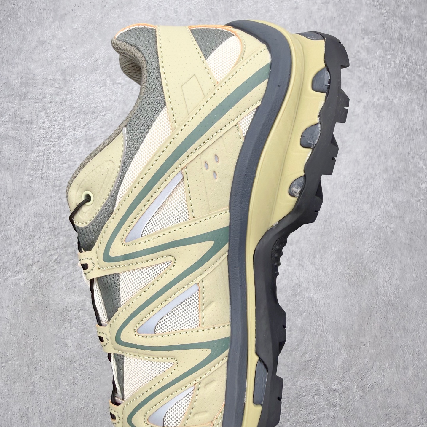图片[7]-＃PK4.0 Salomon XT-QUEST ADV 萨洛蒙潮流越野机能户外功能鞋 基于市场现有版本全新升级调整改良 现阶段市场最强产物 全新主色陆续出货 大底描漆工整零瑕疵 鞋头定型弧度完美 纯原外贸平台特供订单 耗时半年巨作 全套原纸板楦头开发 原厂特供网布配套加持 确保原汁原味 完美呈现版型 原档数据独家私模五层组合大底 男女鞋同步官方开发至46.5 原装Ortholite轻量化鞋垫 中底布带钢印编号 原厂TPU锁扣 进口港宝加持 后跟自然饱满 还原公司包裹性 基于 SALOMON 初代 XT 鞋身造型并搭载 4D ADVANCED CHASSIS™ 大底打造而成 为这款 XT-QUEST 带来了多项足部控制与保护等功能性 如在运动过程中控制左右晃动的过程而提高稳定性、改善长途越野过程中足中到足尖的过渡、提高感知岩石的精确度以抵抗尖锐物体对脚底的伤害以及采用动态缓冲来增强穿着舒适感 从而减轻疲劳感 使XT-QUEST 成为一双舒适且安全的户外之履 尺码：36 36.5 37.5 38 38.5 39 40 40.5 41 42 42.5 43 44 44.5 45-选品中心