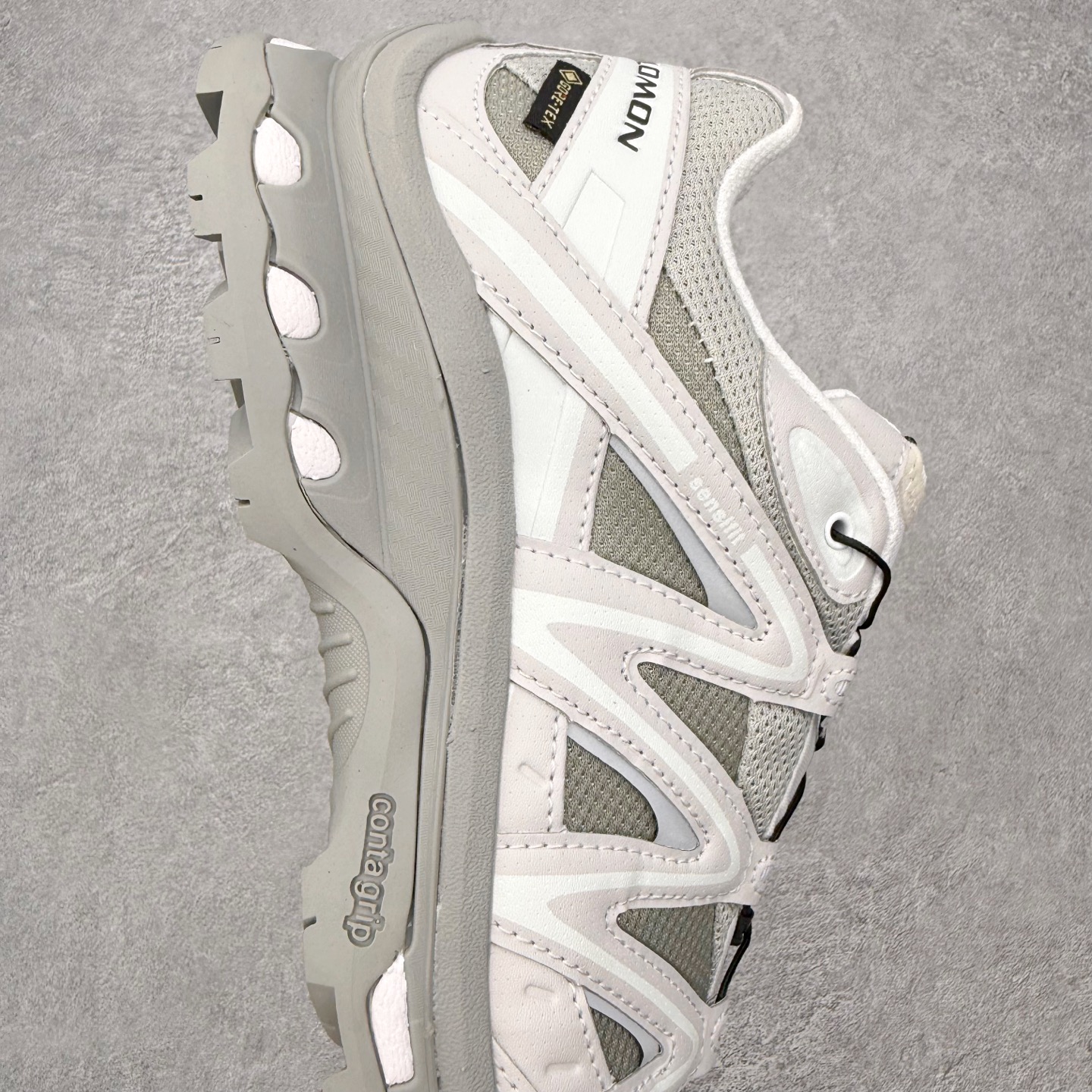 图片[6]-＃PK4.0 Salomon XT-QUEST ADV 萨洛蒙潮流越野机能户外功能鞋 基于市场现有版本全新升级调整改良 现阶段市场最强产物 全新主色陆续出货 大底描漆工整零瑕疵 鞋头定型弧度完美 纯原外贸平台特供订单 耗时半年巨作 全套原纸板楦头开发 原厂特供网布配套加持 确保原汁原味 完美呈现版型 原档数据独家私模五层组合大底 男女鞋同步官方开发至46.5 原装Ortholite轻量化鞋垫 中底布带钢印编号 原厂TPU锁扣 进口港宝加持 后跟自然饱满 还原公司包裹性 基于 SALOMON 初代 XT 鞋身造型并搭载 4D ADVANCED CHASSIS™ 大底打造而成 为这款 XT-QUEST 带来了多项足部控制与保护等功能性 如在运动过程中控制左右晃动的过程而提高稳定性、改善长途越野过程中足中到足尖的过渡、提高感知岩石的精确度以抵抗尖锐物体对脚底的伤害以及采用动态缓冲来增强穿着舒适感 从而减轻疲劳感 使XT-QUEST 成为一双舒适且安全的户外之履 尺码：36 36.5 37.5 38 38.5 39 40 40.5 41 42 42.5 43 44 44.5 45-选品中心