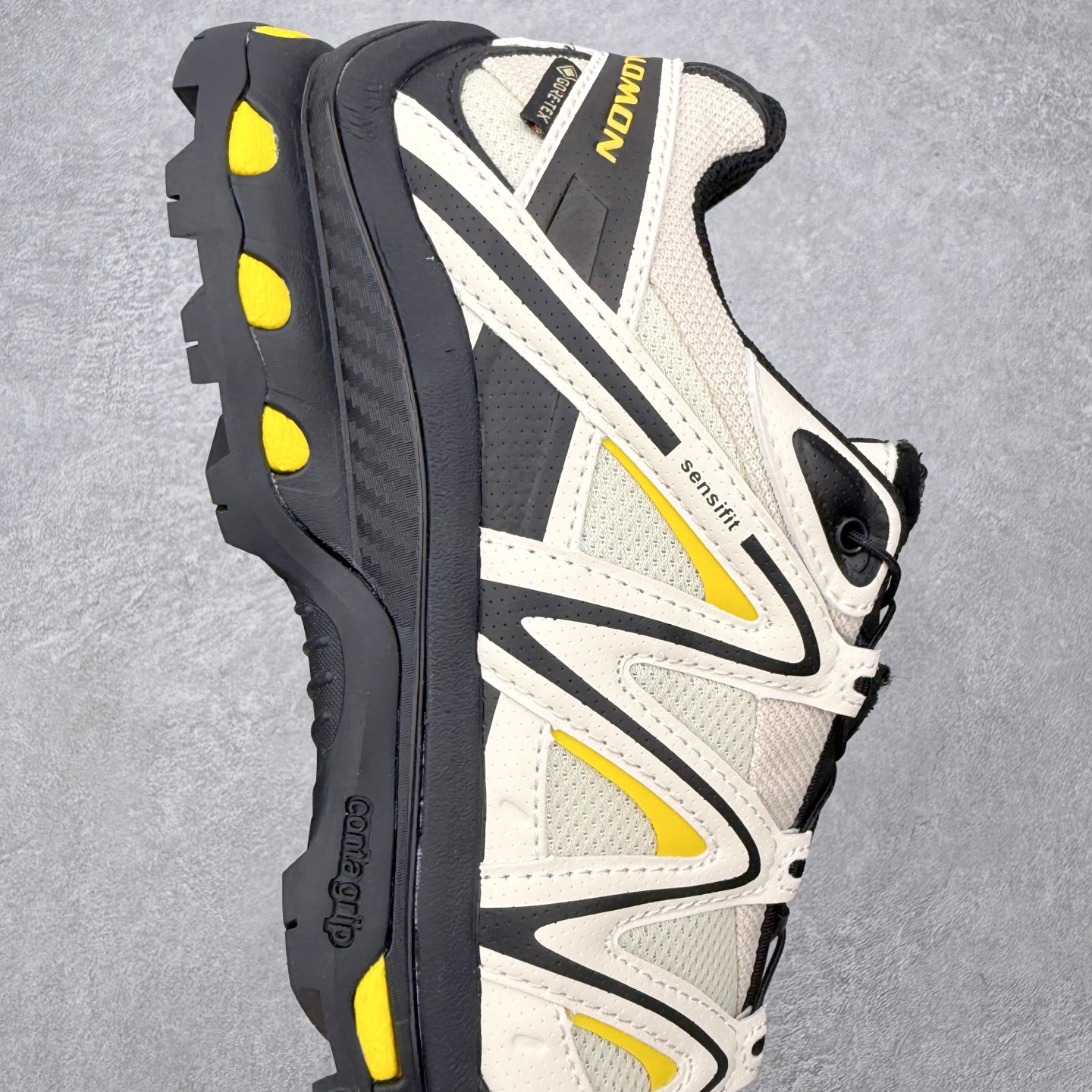 图片[6]-＃PK4.0 Salomon XT-QUEST ADV 萨洛蒙潮流越野机能户外功能鞋 基于市场现有版本全新升级调整改良 现阶段市场最强产物 全新主色陆续出货 大底描漆工整零瑕疵 鞋头定型弧度完美 纯原外贸平台特供订单 耗时半年巨作 全套原纸板楦头开发 原厂特供网布配套加持 确保原汁原味 完美呈现版型 原档数据独家私模五层组合大底 男女鞋同步官方开发至46.5 原装Ortholite轻量化鞋垫 中底布带钢印编号 原厂TPU锁扣 进口港宝加持 后跟自然饱满 还原公司包裹性 基于 SALOMON 初代 XT 鞋身造型并搭载 4D ADVANCED CHASSIS™ 大底打造而成 为这款 XT-QUEST 带来了多项足部控制与保护等功能性 如在运动过程中控制左右晃动的过程而提高稳定性、改善长途越野过程中足中到足尖的过渡、提高感知岩石的精确度以抵抗尖锐物体对脚底的伤害以及采用动态缓冲来增强穿着舒适感 从而减轻疲劳感 使XT-QUEST 成为一双舒适且安全的户外之履 尺码：36 36.5 37.5 38 38.5 39 40 40.5 41 42 42.5 43 44 44.5 45-选品中心