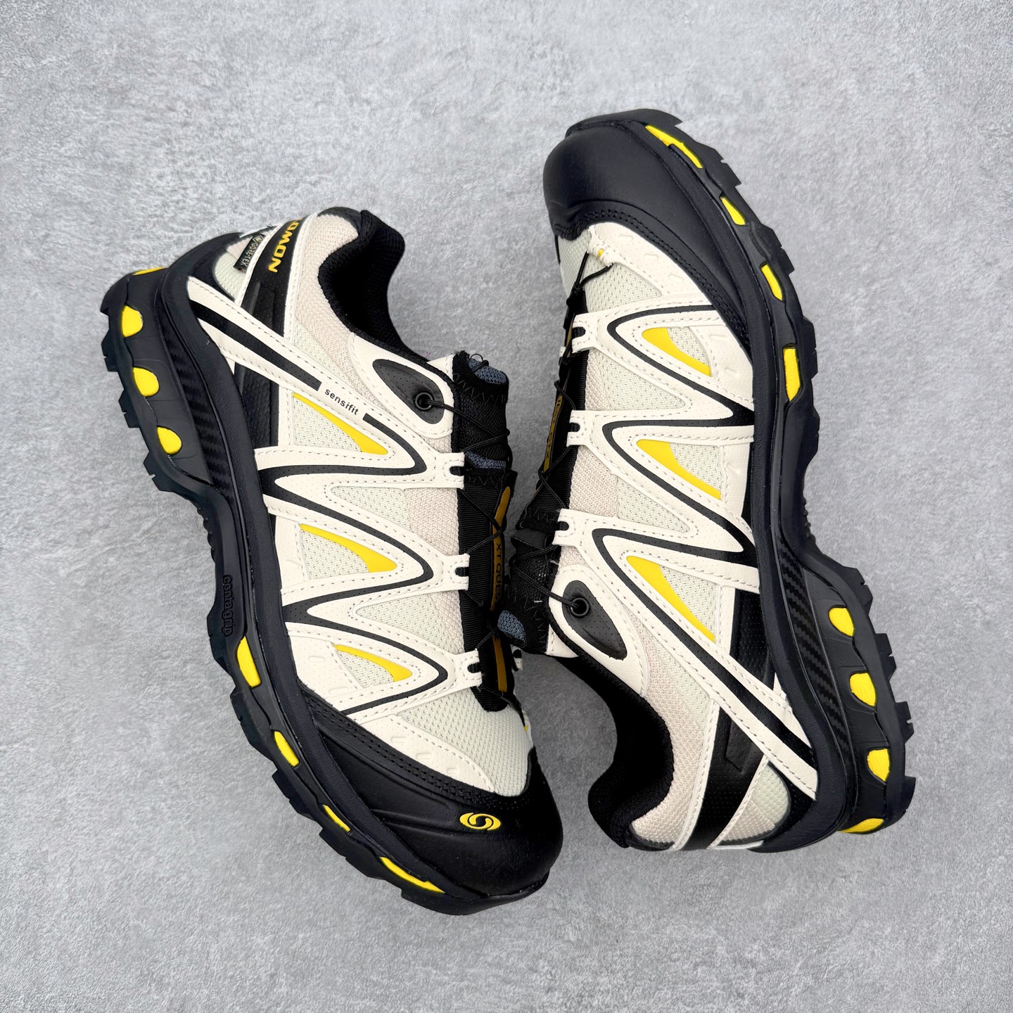 图片[3]-＃PK4.0 Salomon XT-QUEST ADV 萨洛蒙潮流越野机能户外功能鞋 基于市场现有版本全新升级调整改良 现阶段市场最强产物 全新主色陆续出货 大底描漆工整零瑕疵 鞋头定型弧度完美 纯原外贸平台特供订单 耗时半年巨作 全套原纸板楦头开发 原厂特供网布配套加持 确保原汁原味 完美呈现版型 原档数据独家私模五层组合大底 男女鞋同步官方开发至46.5 原装Ortholite轻量化鞋垫 中底布带钢印编号 原厂TPU锁扣 进口港宝加持 后跟自然饱满 还原公司包裹性 基于 SALOMON 初代 XT 鞋身造型并搭载 4D ADVANCED CHASSIS™ 大底打造而成 为这款 XT-QUEST 带来了多项足部控制与保护等功能性 如在运动过程中控制左右晃动的过程而提高稳定性、改善长途越野过程中足中到足尖的过渡、提高感知岩石的精确度以抵抗尖锐物体对脚底的伤害以及采用动态缓冲来增强穿着舒适感 从而减轻疲劳感 使XT-QUEST 成为一双舒适且安全的户外之履 尺码：36 36.5 37.5 38 38.5 39 40 40.5 41 42 42.5 43 44 44.5 45-选品中心