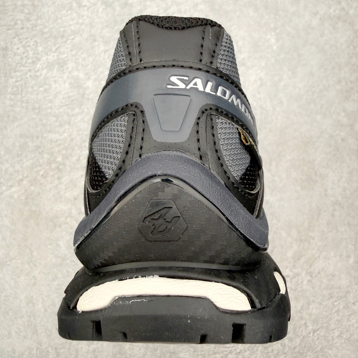 图片[8]-＃PK4.0 Salomon XT-QUEST ADV 萨洛蒙潮流越野机能户外功能鞋 基于市场现有版本全新升级调整改良 现阶段市场最强产物 全新主色陆续出货 大底描漆工整零瑕疵 鞋头定型弧度完美 纯原外贸平台特供订单 耗时半年巨作 全套原纸板楦头开发 原厂特供网布配套加持 确保原汁原味 完美呈现版型 原档数据独家私模五层组合大底 男女鞋同步官方开发至46.5 原装Ortholite轻量化鞋垫 中底布带钢印编号 原厂TPU锁扣 进口港宝加持 后跟自然饱满 还原公司包裹性 基于 SALOMON 初代 XT 鞋身造型并搭载 4D ADVANCED CHASSIS™ 大底打造而成 为这款 XT-QUEST 带来了多项足部控制与保护等功能性 如在运动过程中控制左右晃动的过程而提高稳定性、改善长途越野过程中足中到足尖的过渡、提高感知岩石的精确度以抵抗尖锐物体对脚底的伤害以及采用动态缓冲来增强穿着舒适感 从而减轻疲劳感 使XT-QUEST 成为一双舒适且安全的户外之履 尺码：36 36.5 37.5 38 38.5 39 40 40.5 41 42 42.5 43 44 44.5 45-选品中心